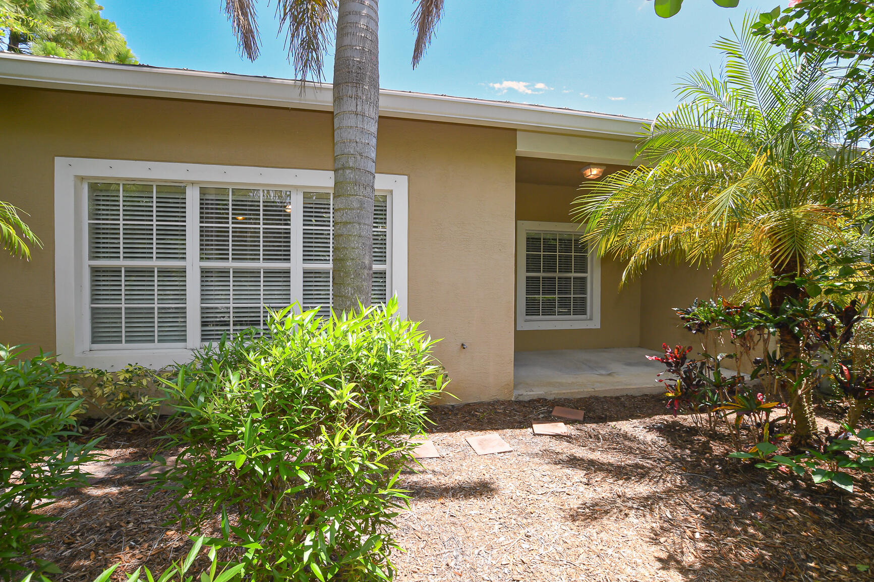 RIVER PLACE ON THE ST LUCIE NO 5 - Residential Lease