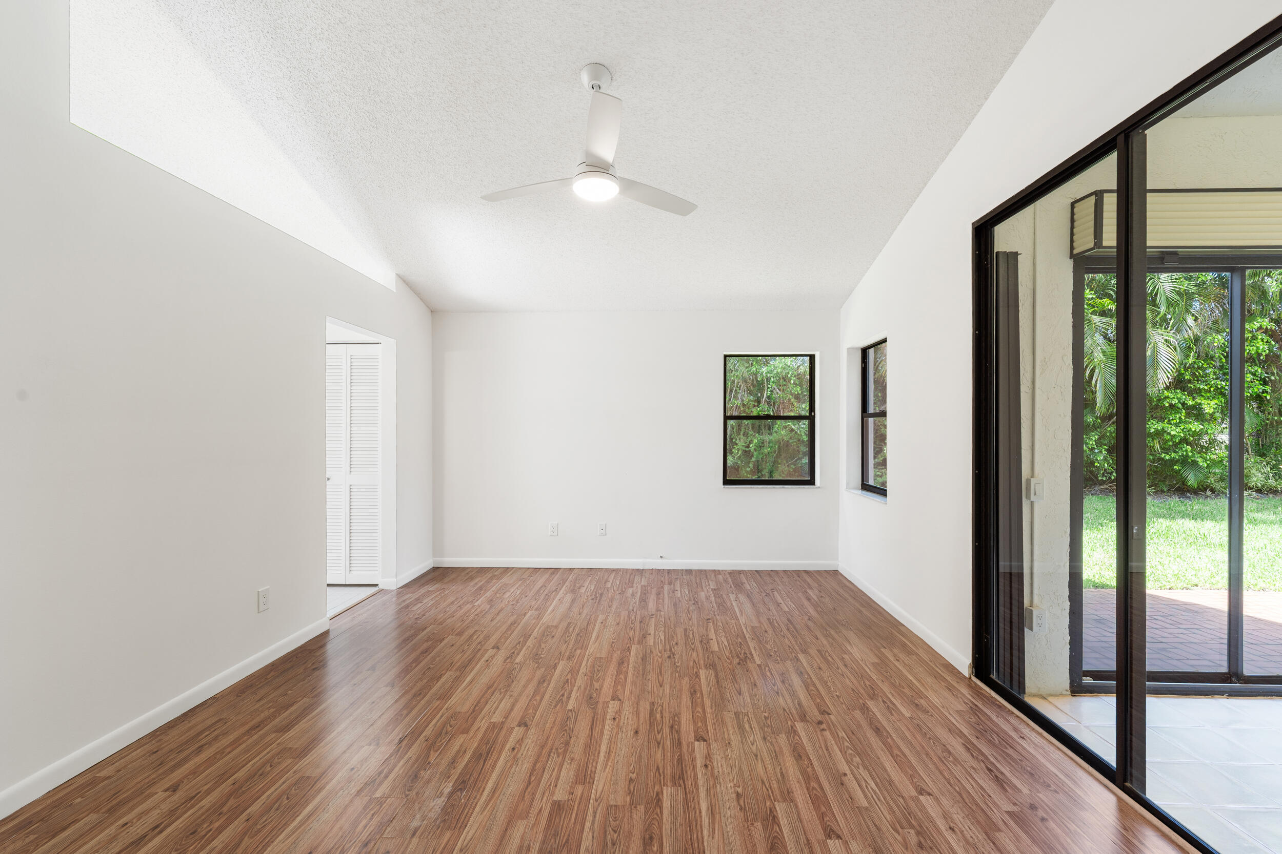 ABERDEEN 4 - Residential