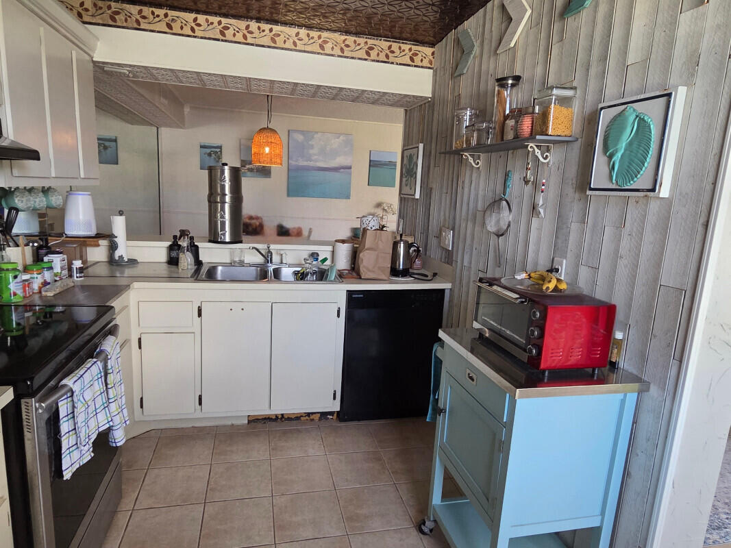 CIRCLE BAY YACHT CLUB CONDO - Residential