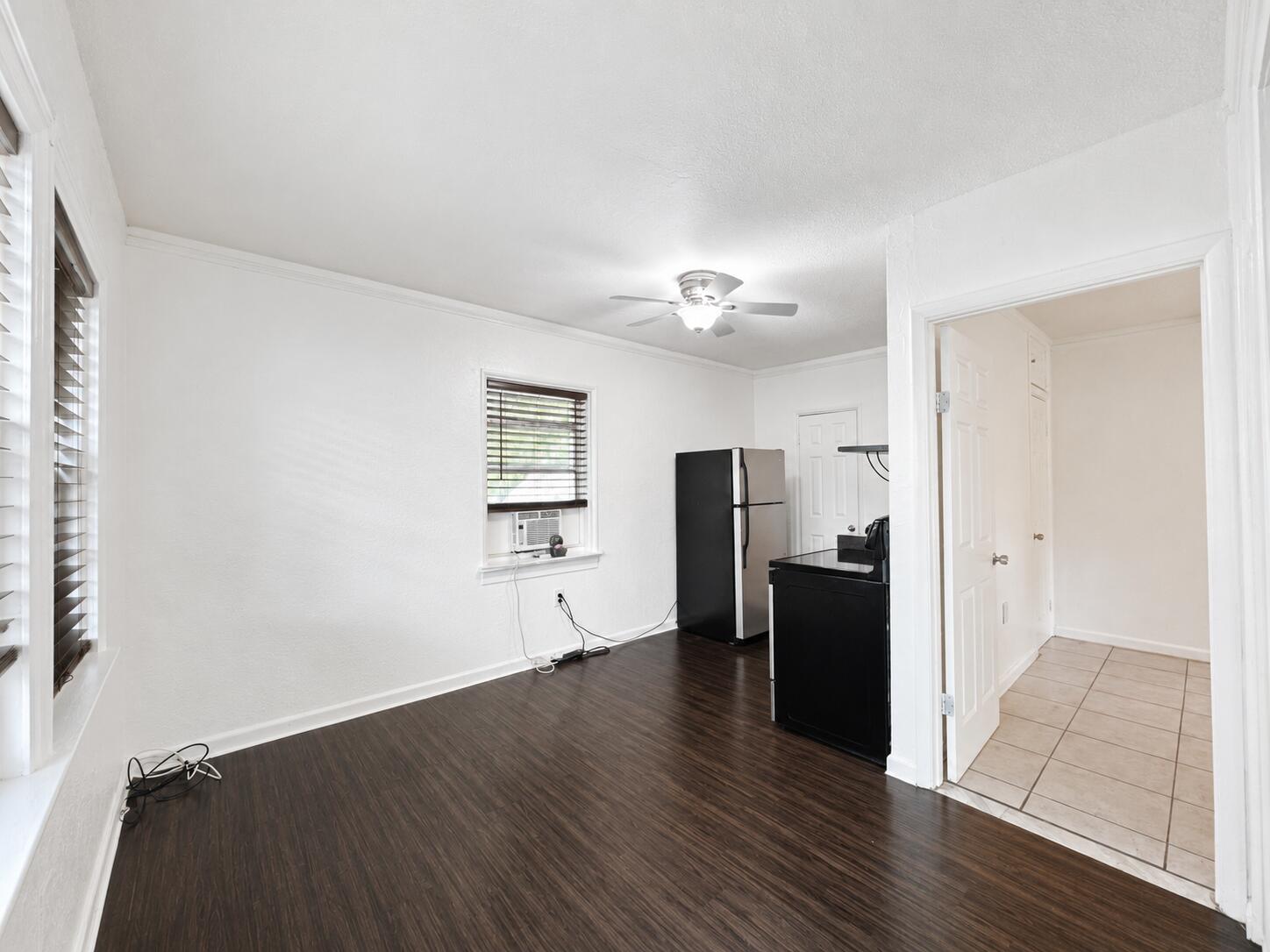 HOLLYWOOD - Residential Lease