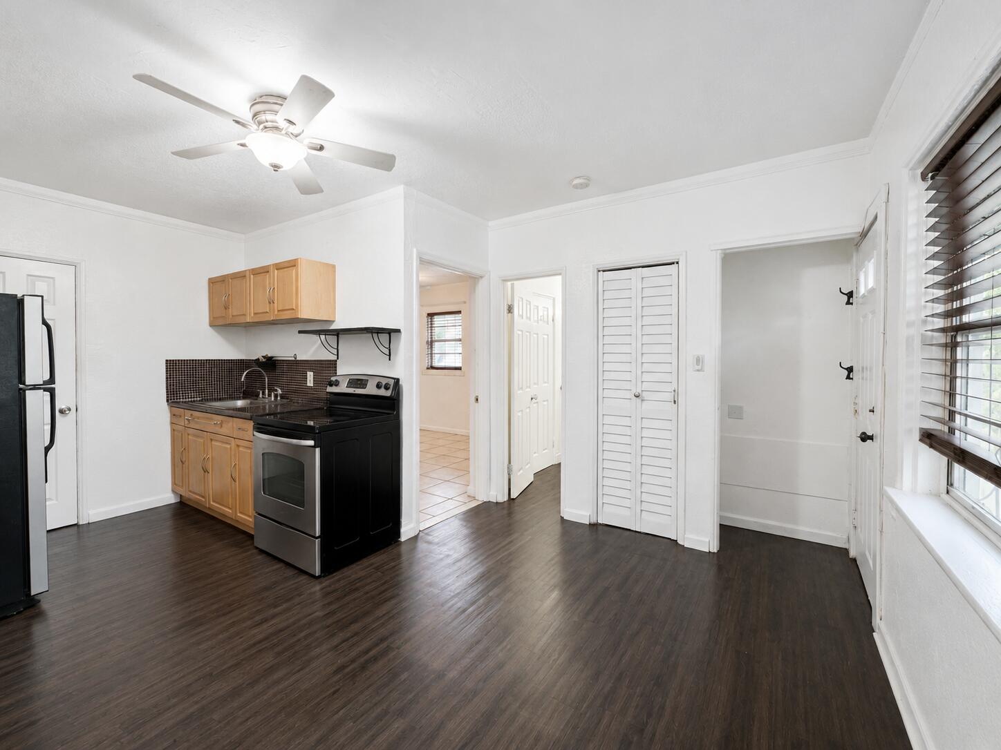 HOLLYWOOD - Residential Lease