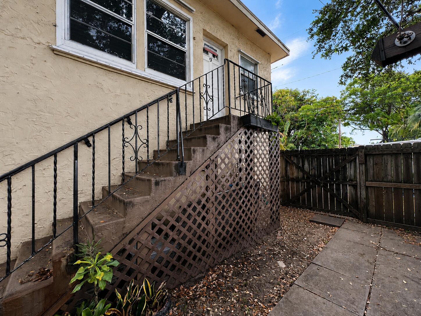 HOLLYWOOD - Residential Lease