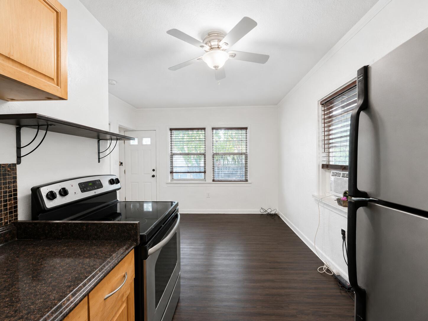 HOLLYWOOD - Residential Lease