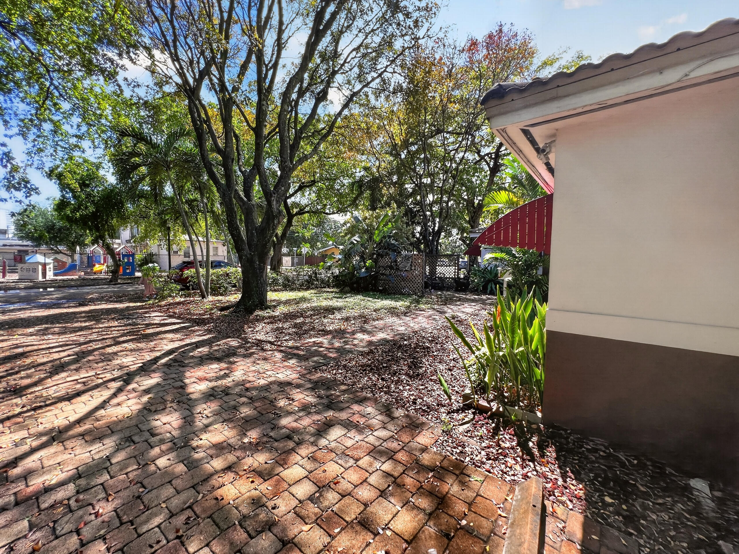 HOLLYWOOD - Residential Lease