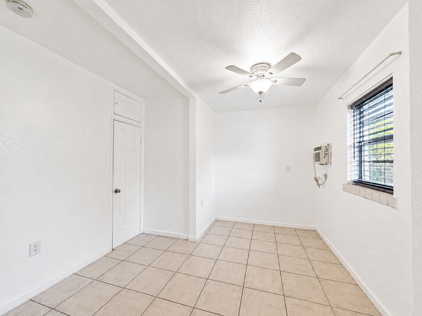 HOLLYWOOD - Residential Lease