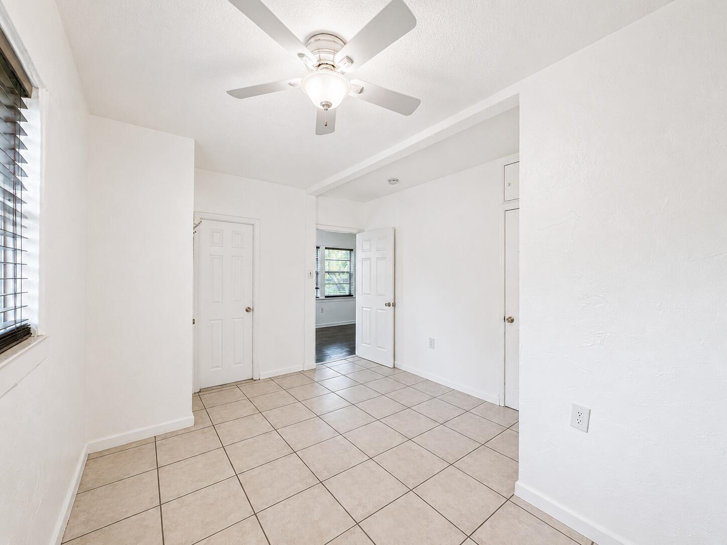 HOLLYWOOD - Residential Lease