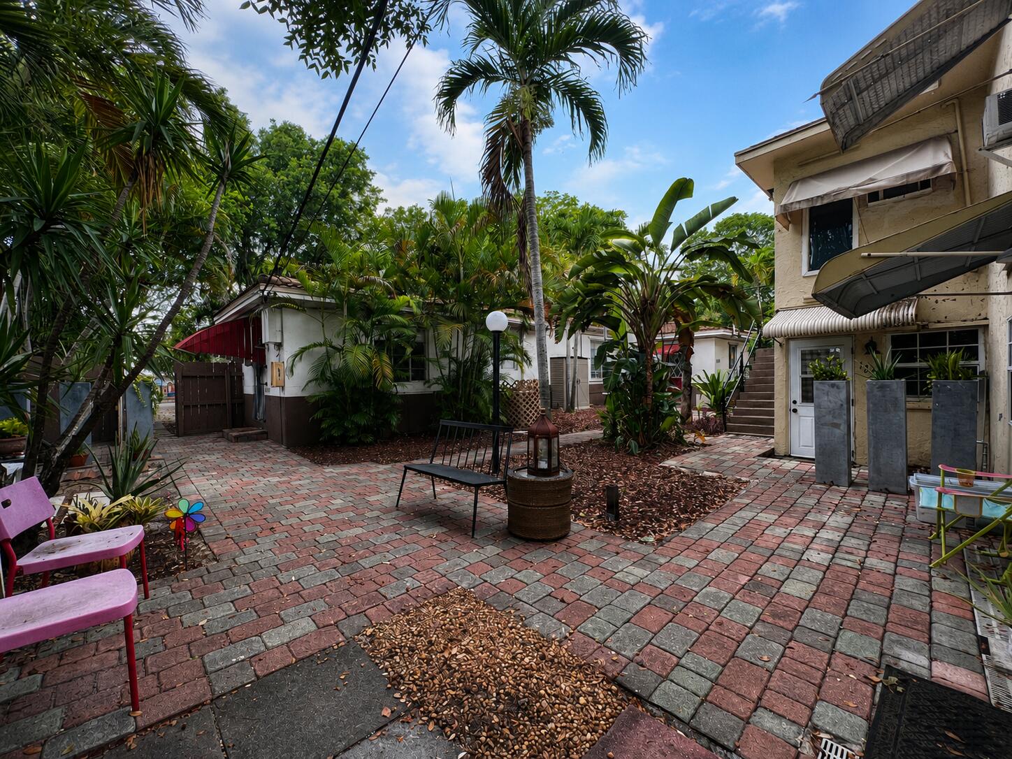 HOLLYWOOD - Residential Lease