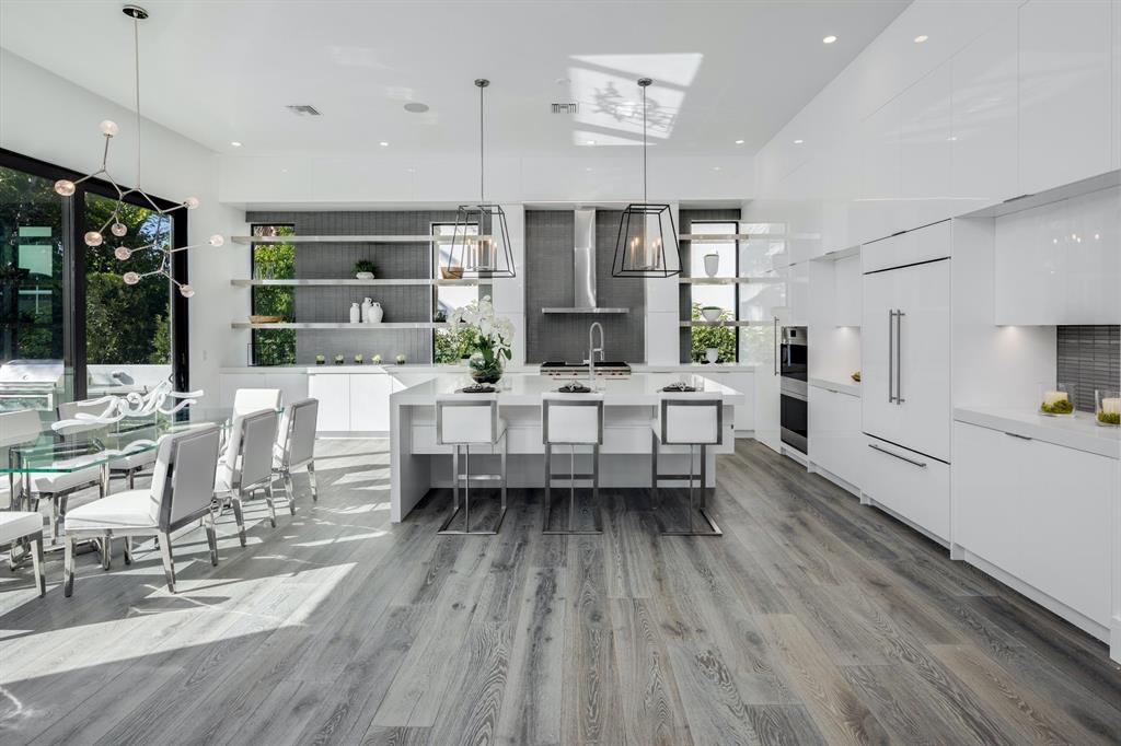 ROYAL PALM YACHT & COUNTRY CLUB - Residential