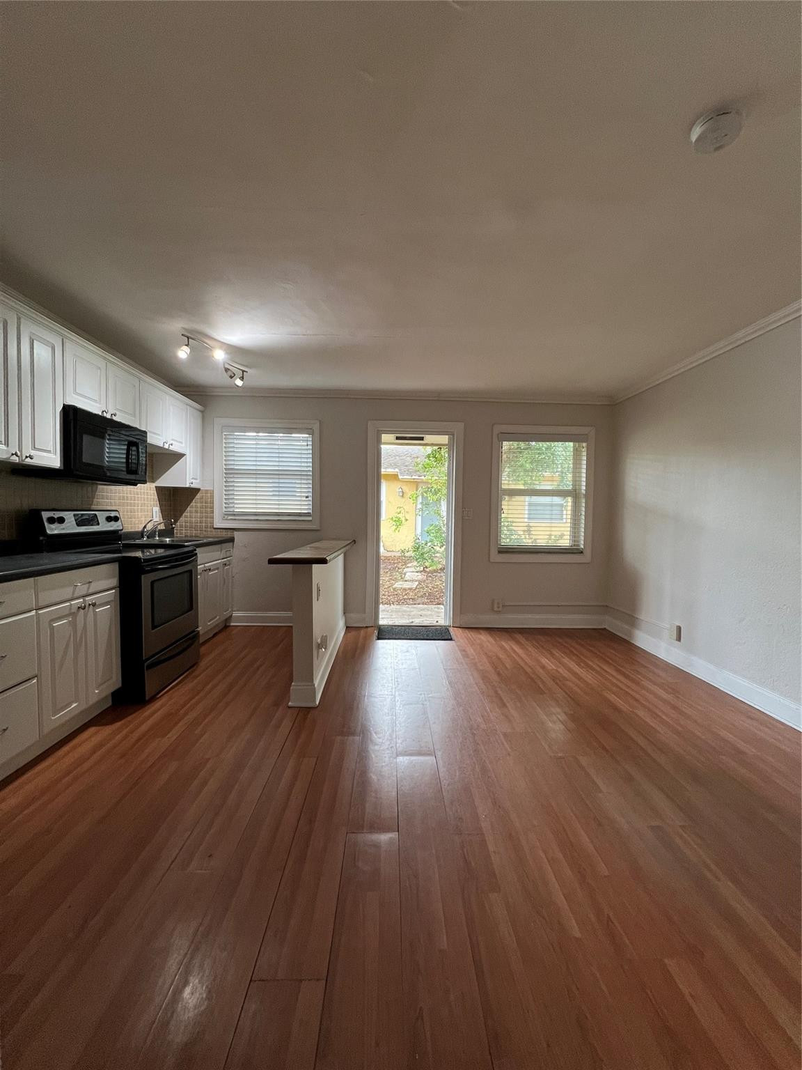 HEMINGWAY AT MIDDLE RIVER - Residential Lease