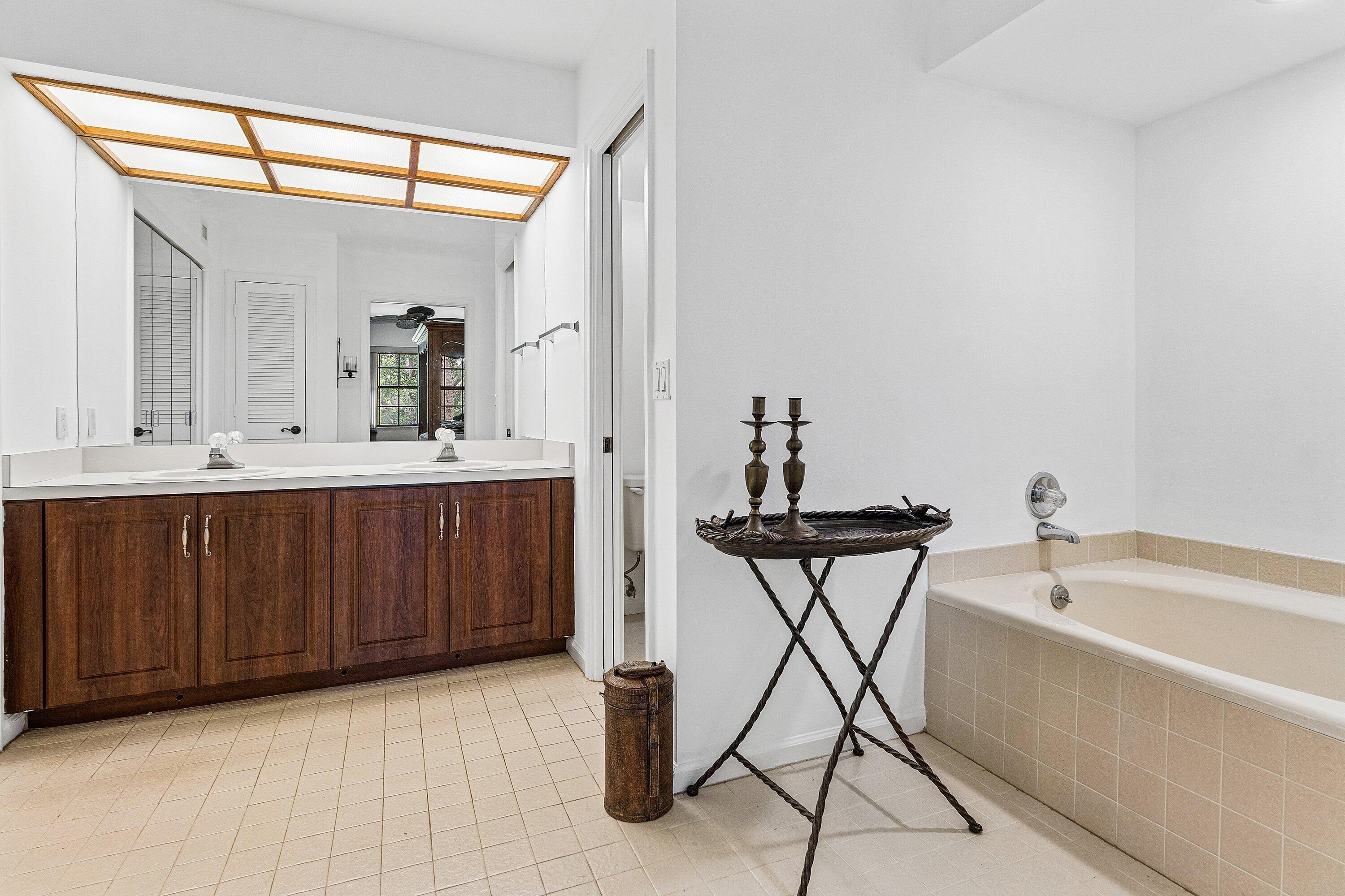 ASPEN GLEN CONDO - Residential