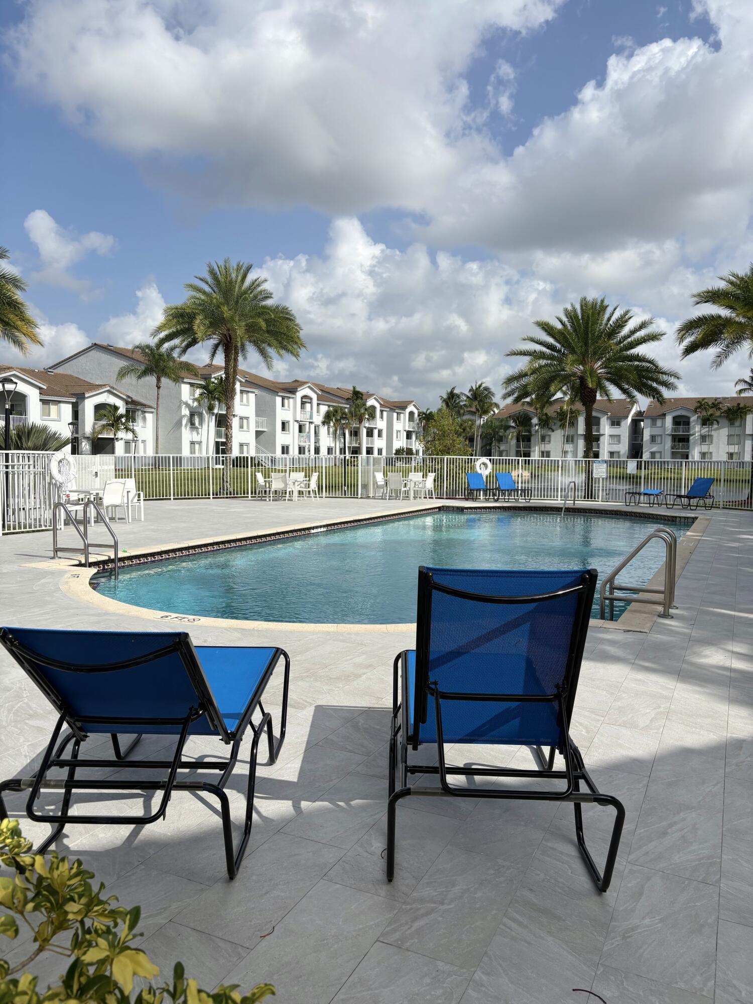 ROYAL GRAND CONDO - Residential