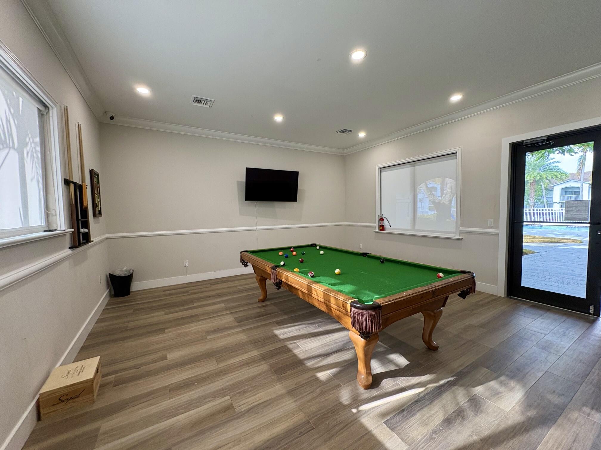 ROYAL GRAND CONDO - Residential