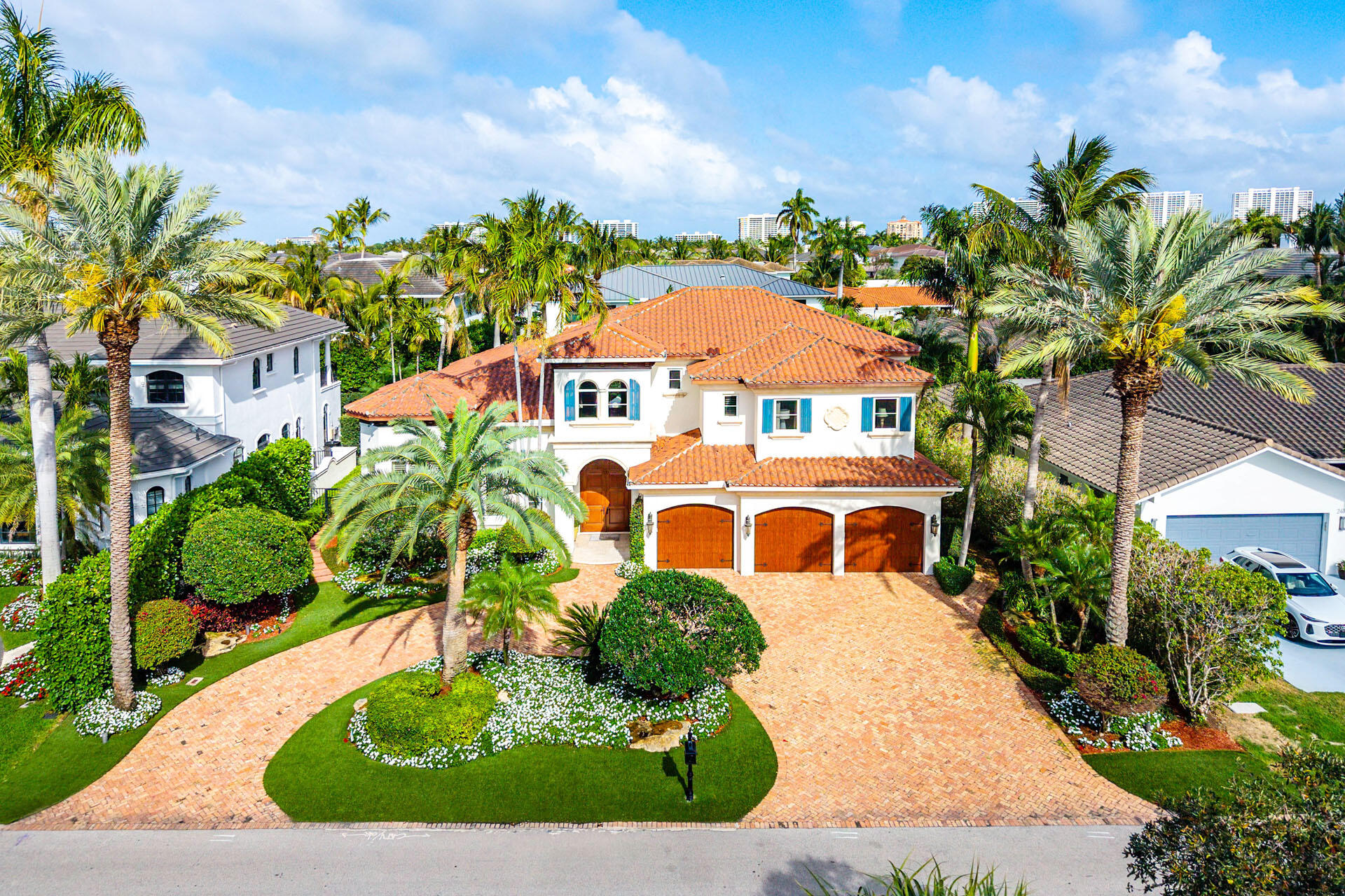 ROYAL PALM YACHT & COUNTRY CLUB - Residential