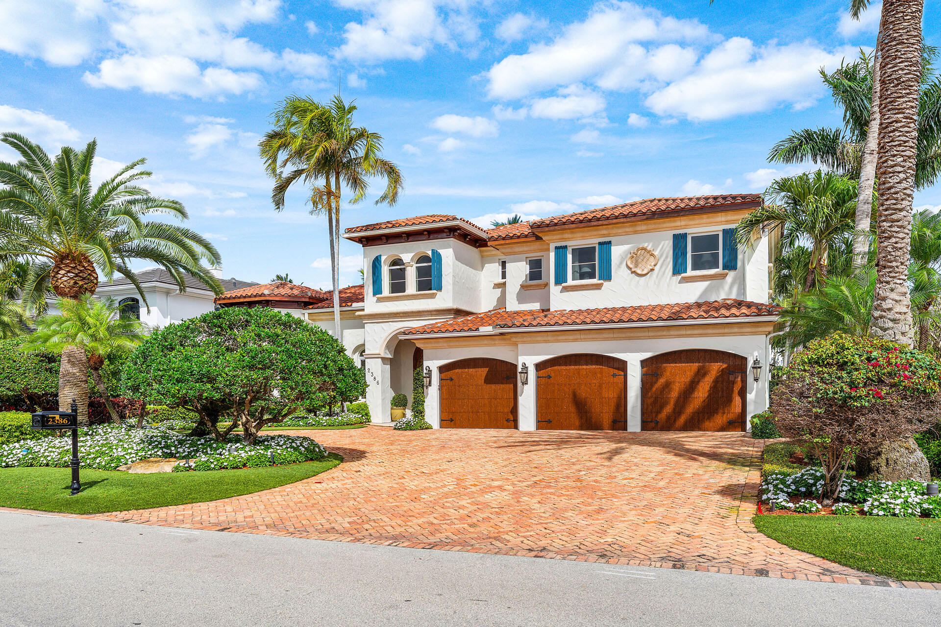 ROYAL PALM YACHT & COUNTRY CLUB - Residential