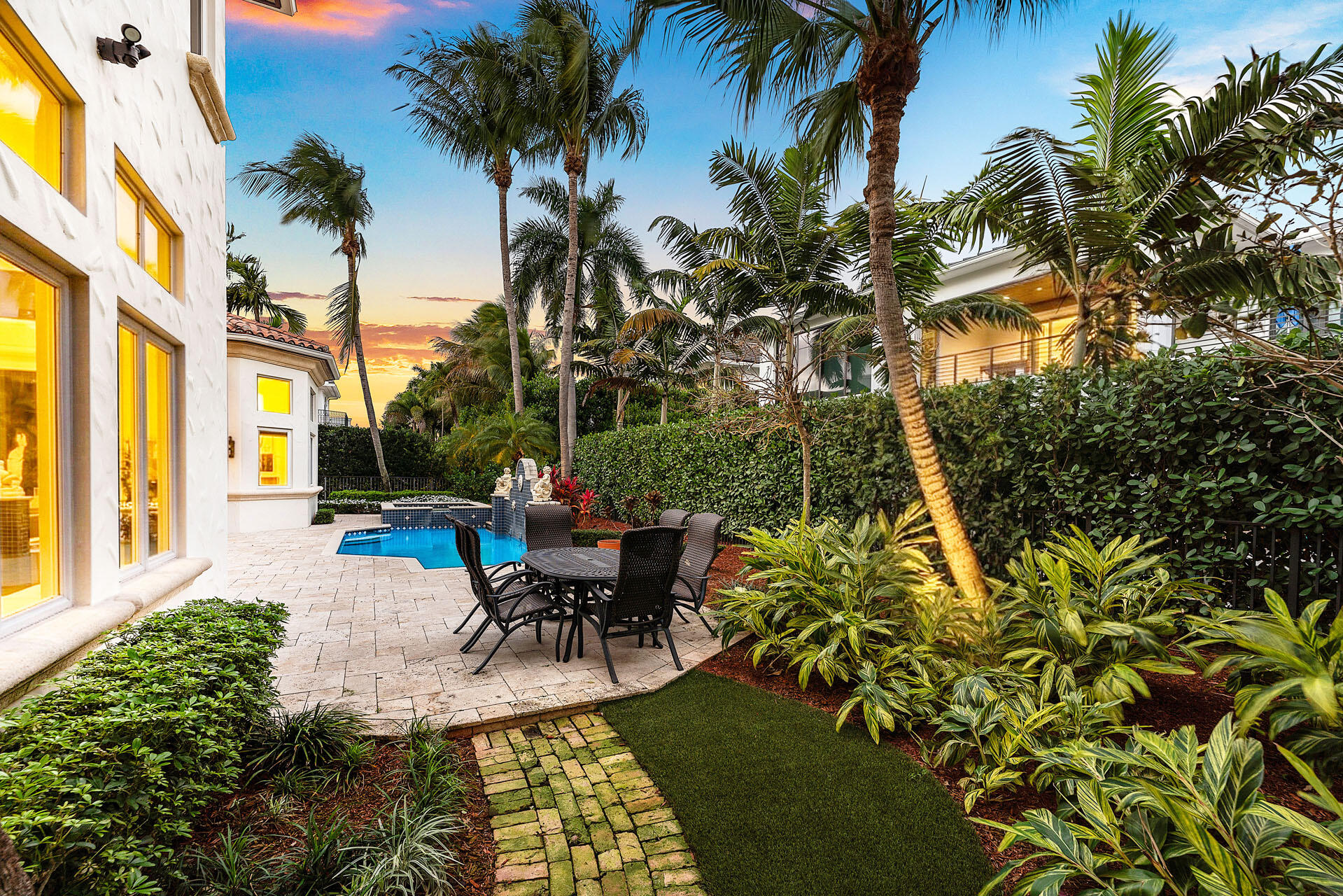 ROYAL PALM YACHT & COUNTRY CLUB - Residential