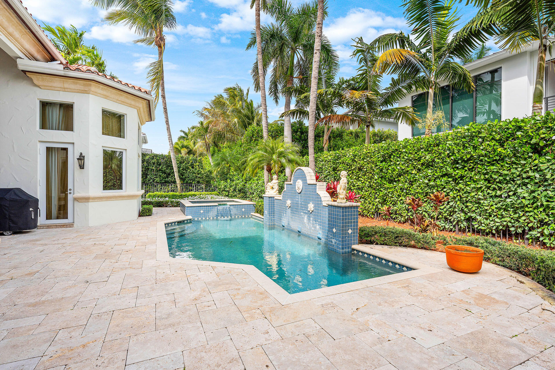 ROYAL PALM YACHT & COUNTRY CLUB - Residential