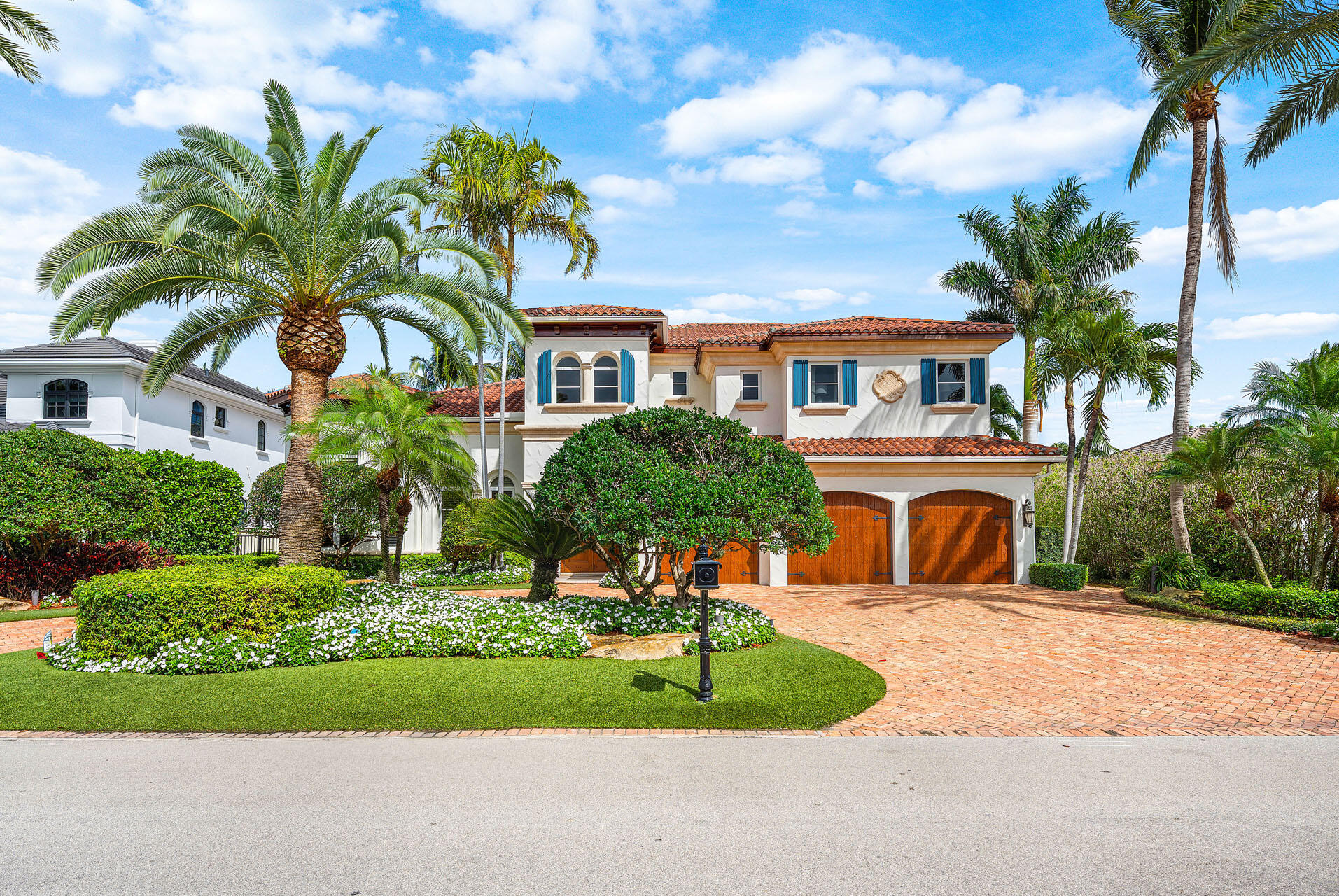 ROYAL PALM YACHT & COUNTRY CLUB - Residential