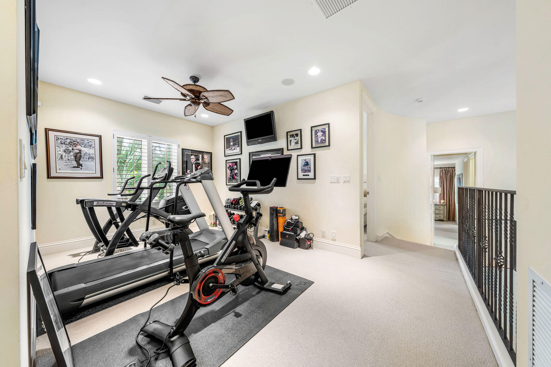 ROYAL PALM YACHT & COUNTRY CLUB - Residential