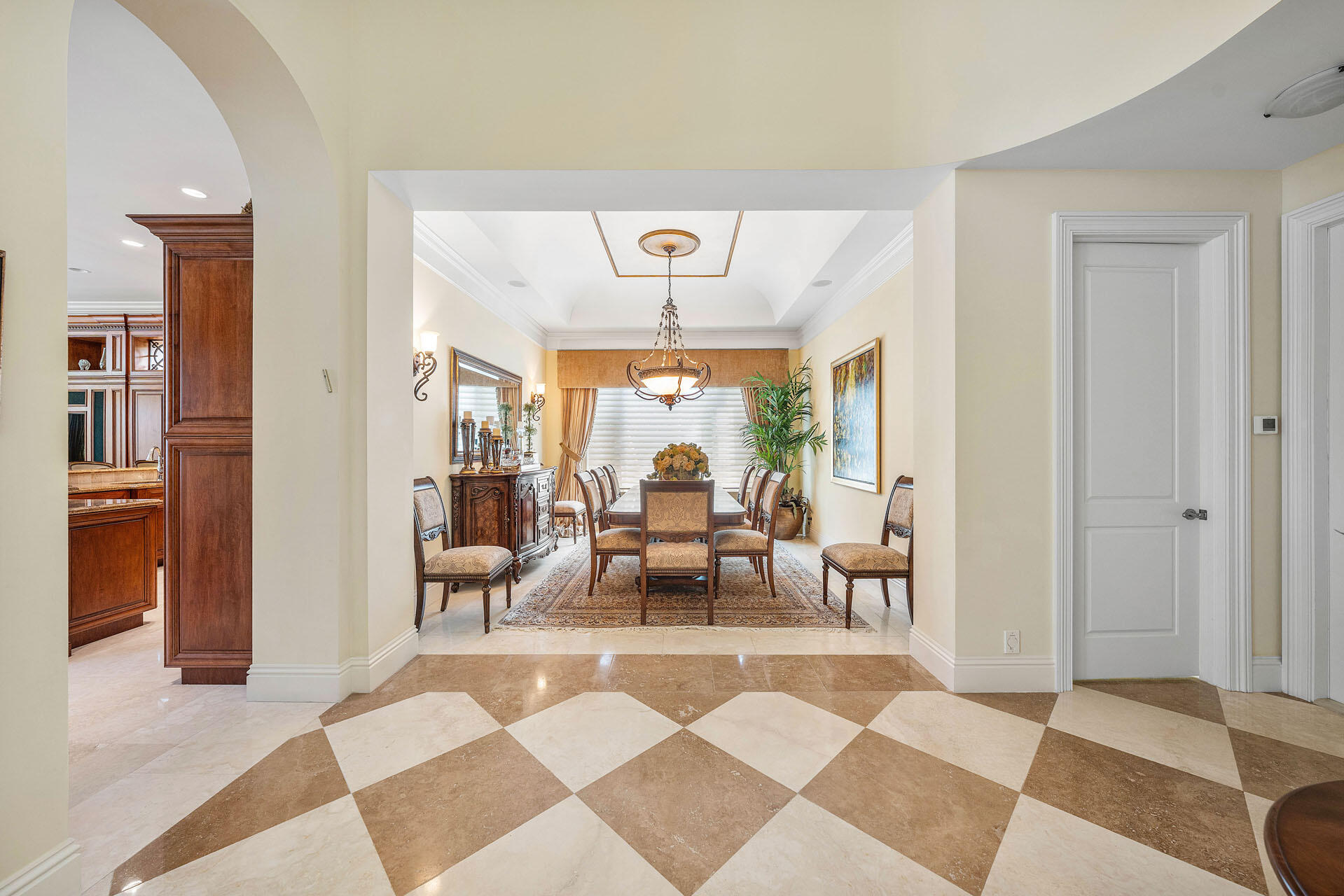 ROYAL PALM YACHT & COUNTRY CLUB - Residential
