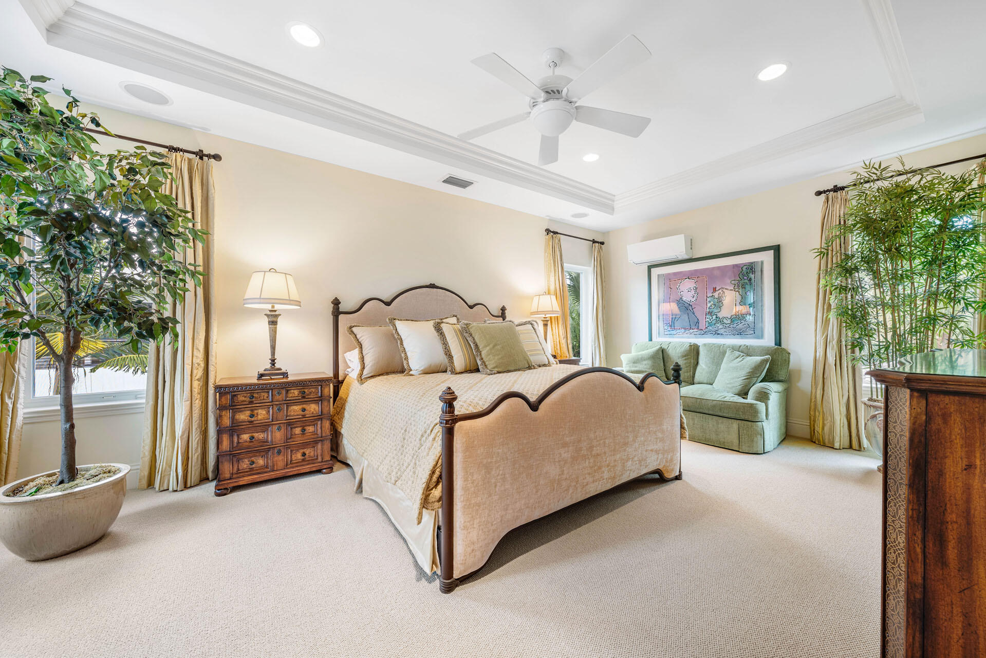 ROYAL PALM YACHT & COUNTRY CLUB - Residential