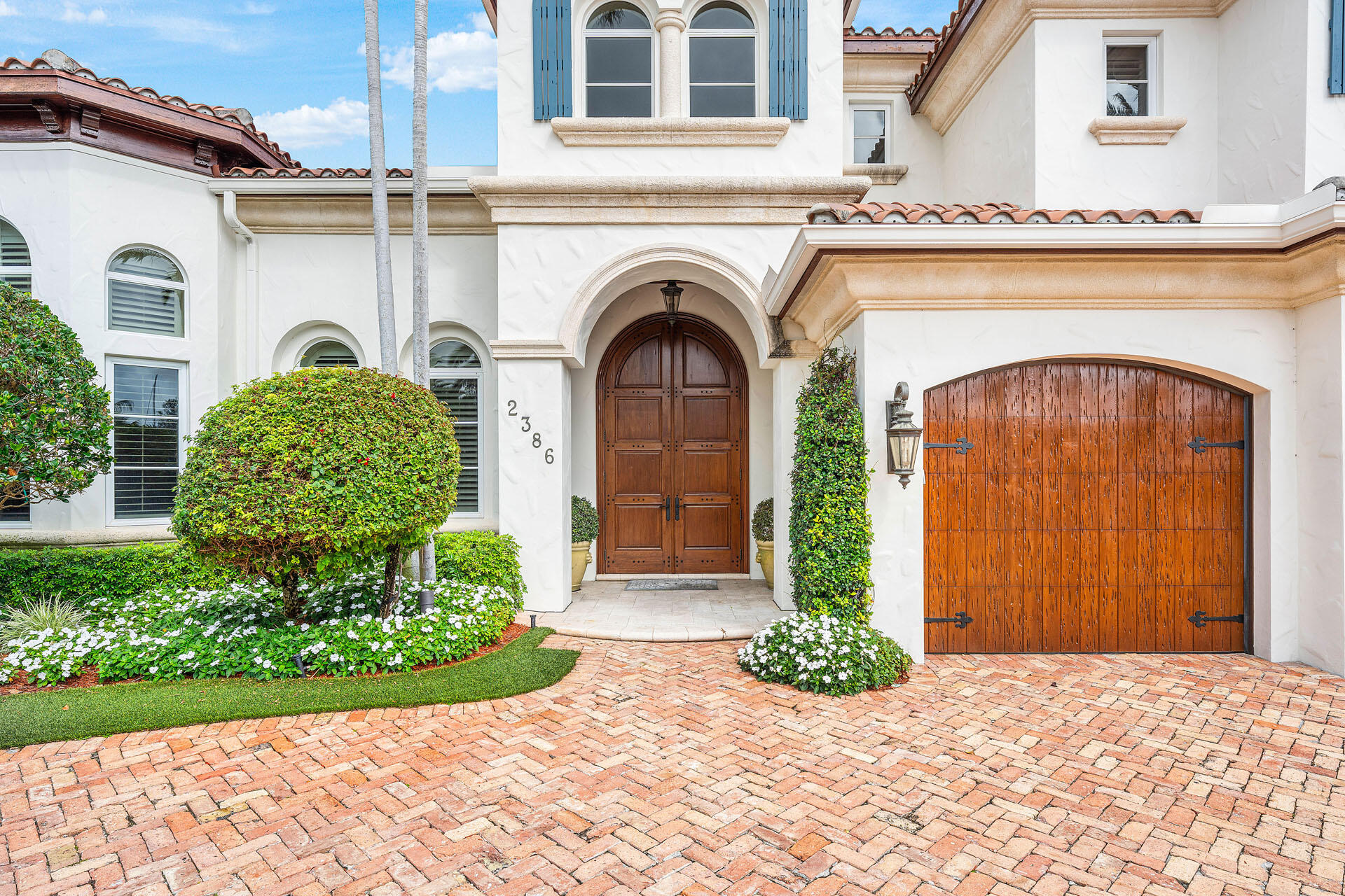 ROYAL PALM YACHT & COUNTRY CLUB - Residential