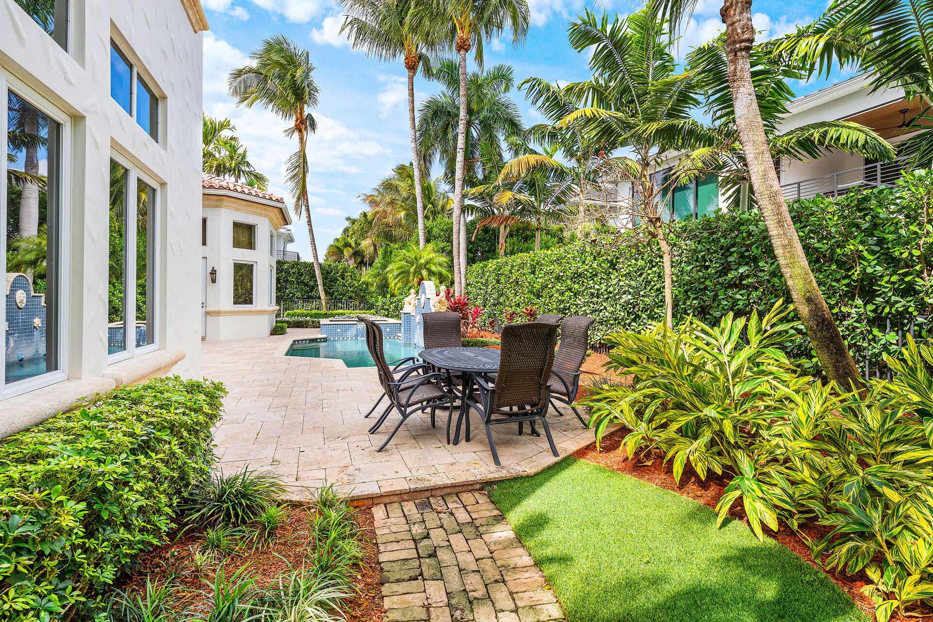 ROYAL PALM YACHT & COUNTRY CLUB - Residential