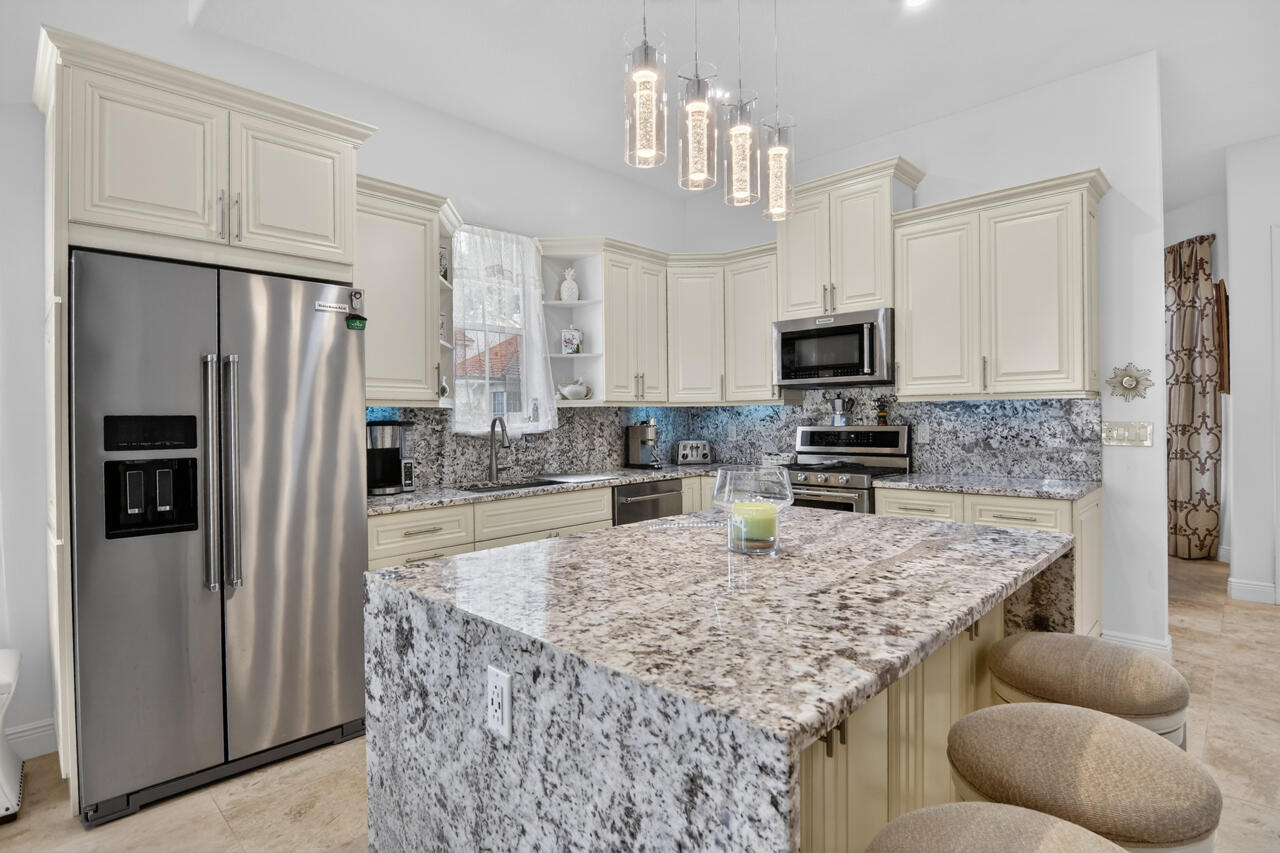 PGA RESORT COMMUNITY OF MONTEREY POINTE - Residential