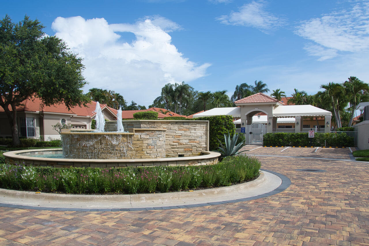 PGA RESORT COMMUNITY OF MONTEREY POINTE - Residential