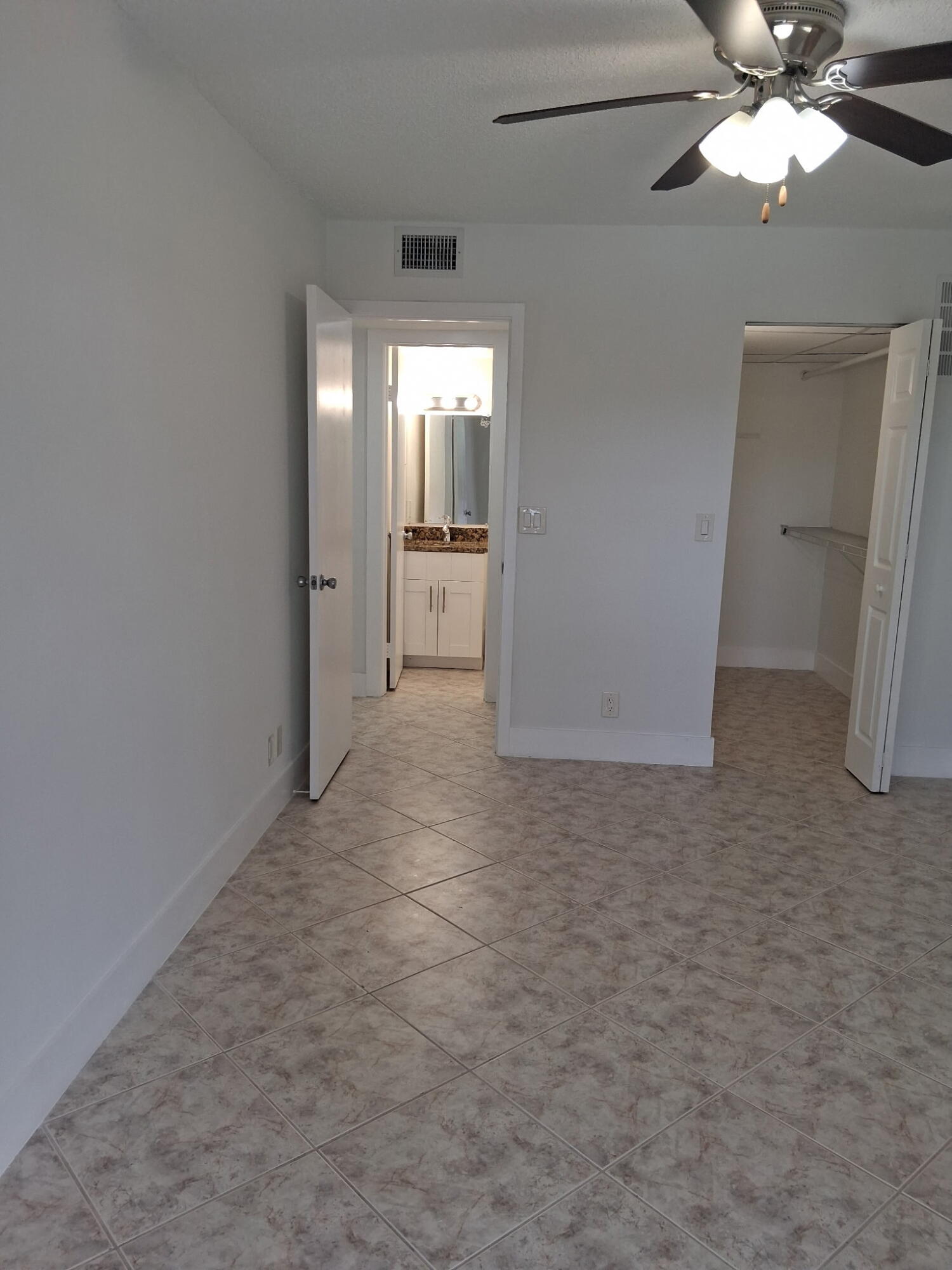 VILLAGE GREEN 4 CONDO - Residential Lease