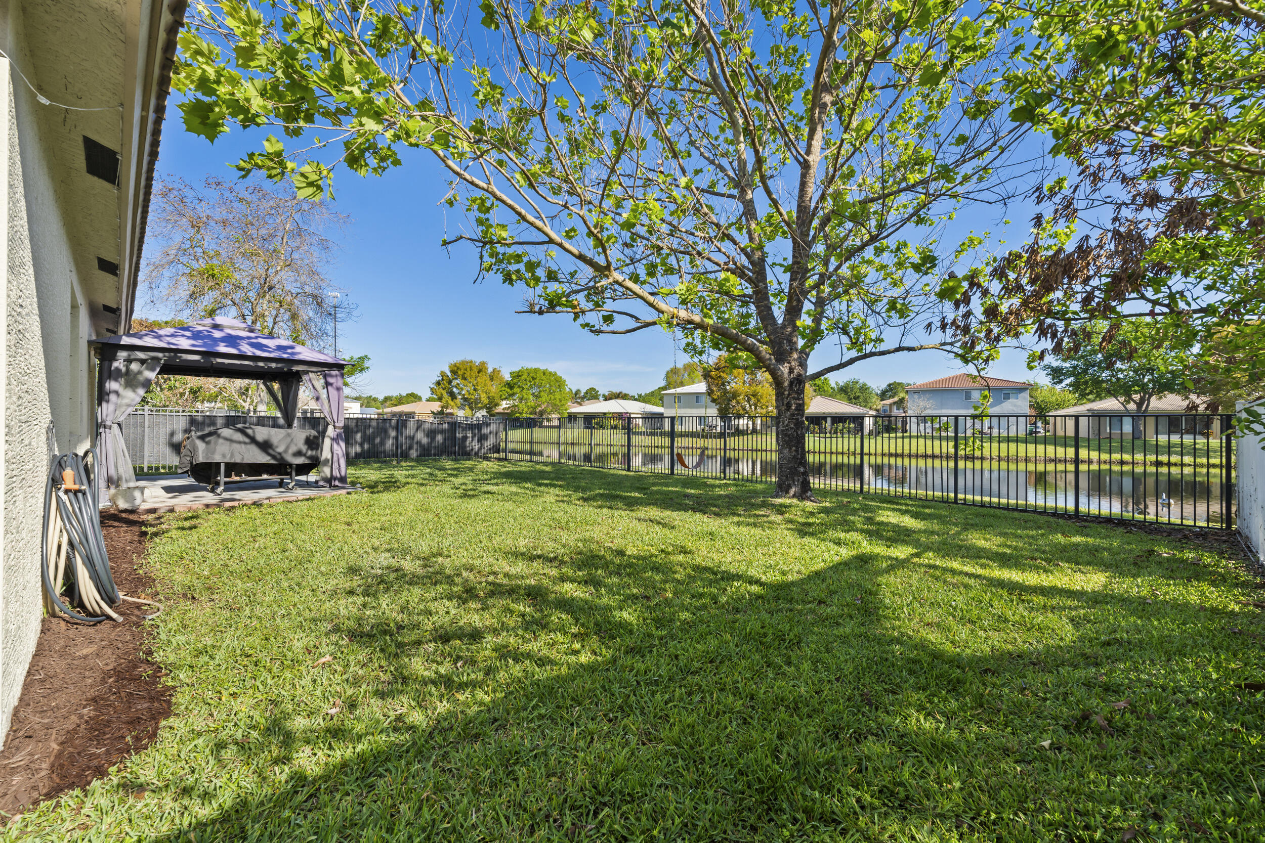 FIRST REPLAT OF PORTOFINO ISLES - Residential