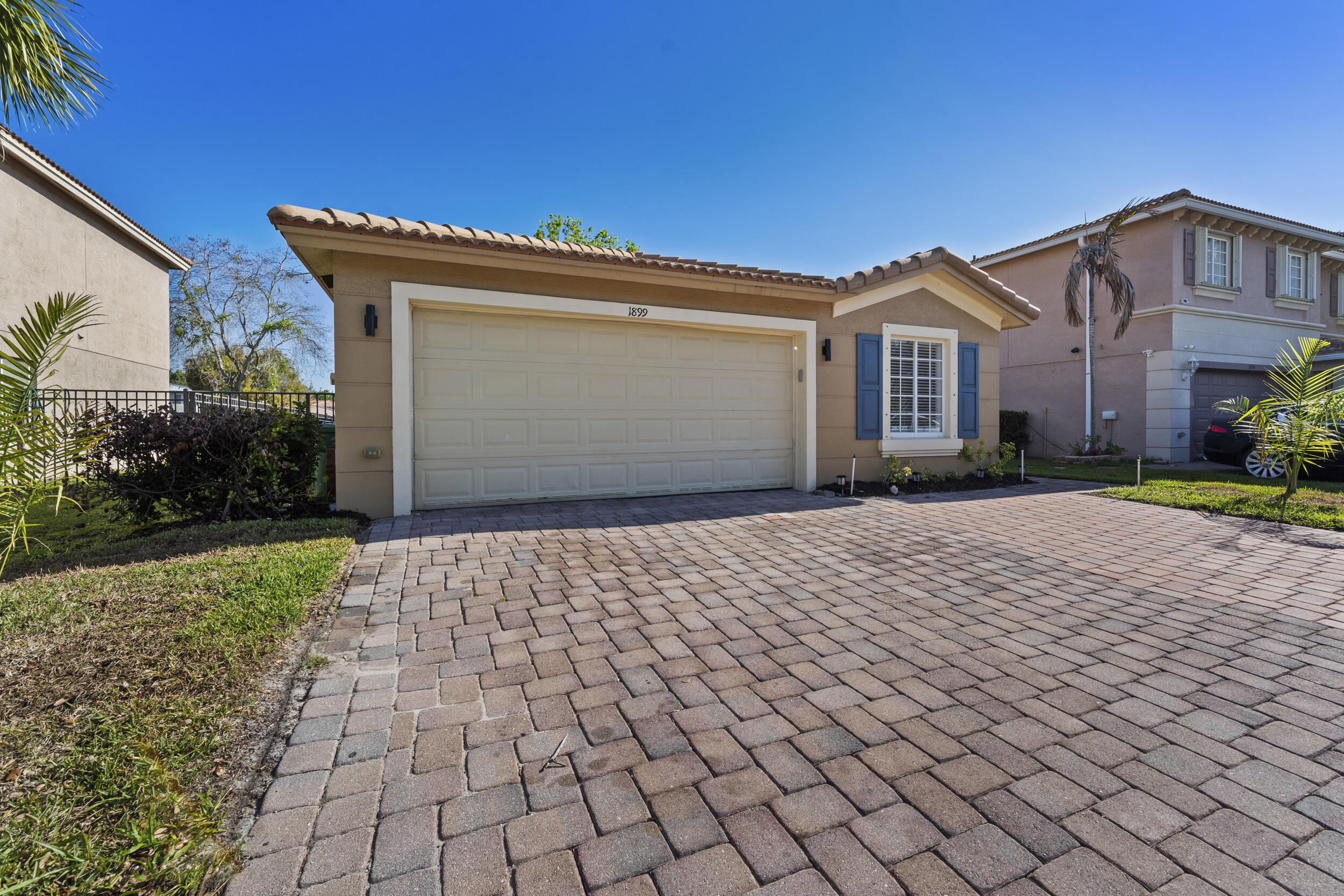 FIRST REPLAT OF PORTOFINO ISLES - Residential