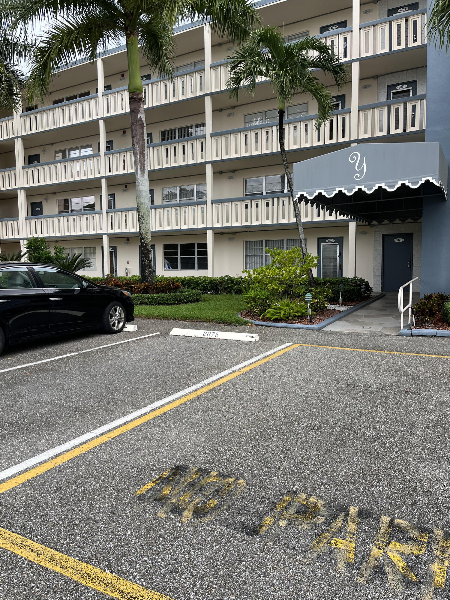 YARMOUTH AT CENTURY VILLAGE CONDO - Residential