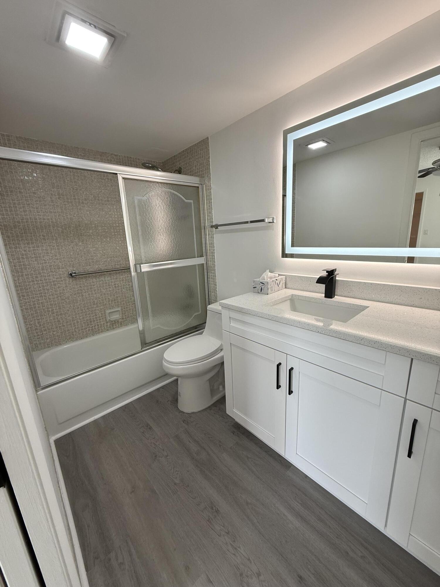 YARMOUTH AT CENTURY VILLAGE CONDO - Residential