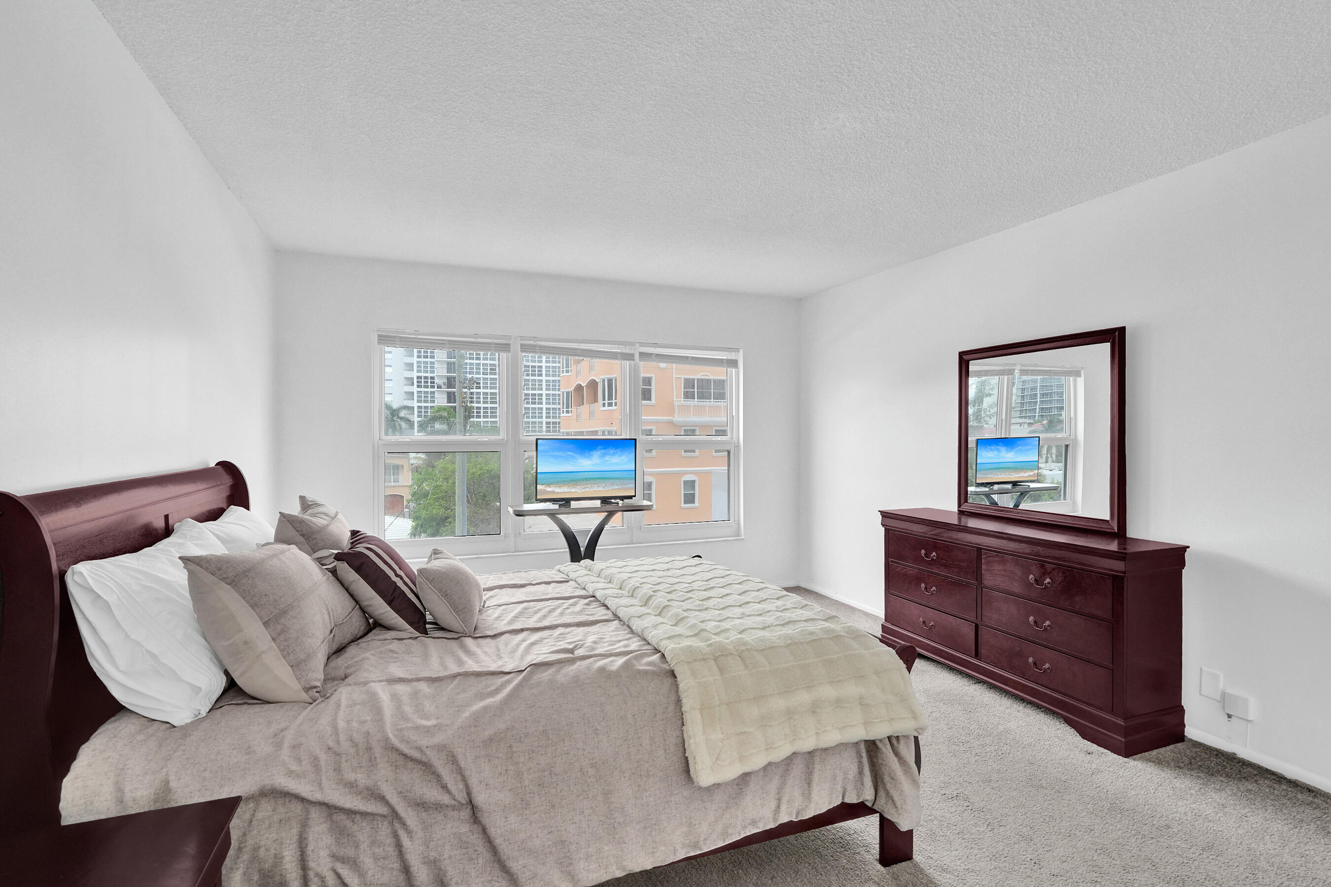 PARLIAMENT HOUSE CONDO - Residential