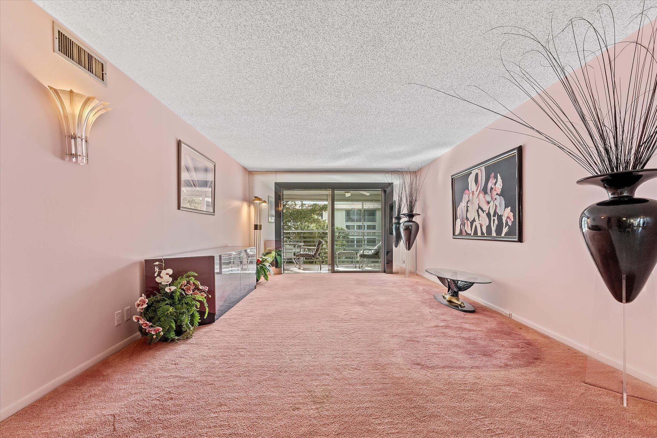 LUCAYA VILLAGE 1-C CONDO - Residential