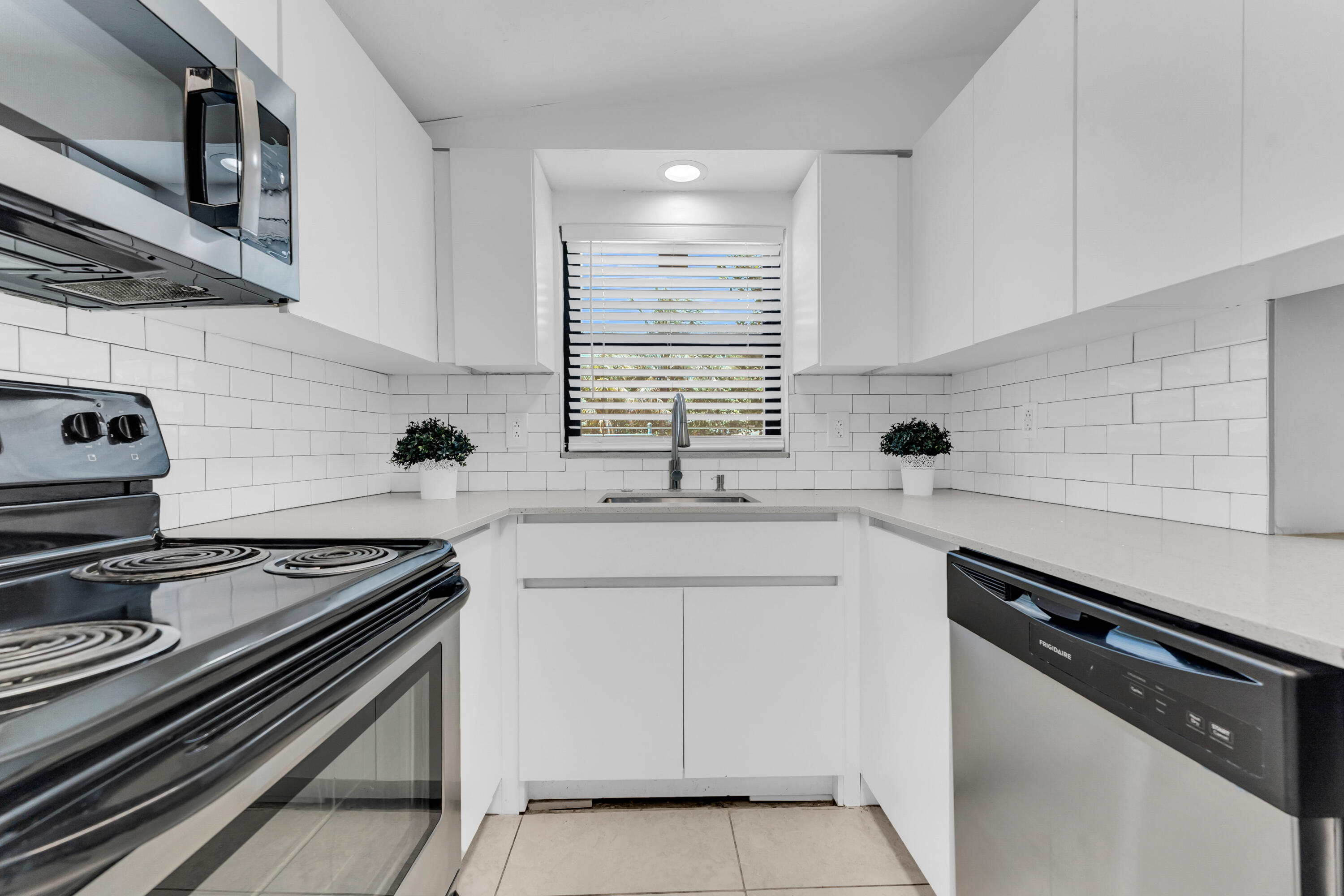 POMPANO BEACH HIGHLANDS - Residential