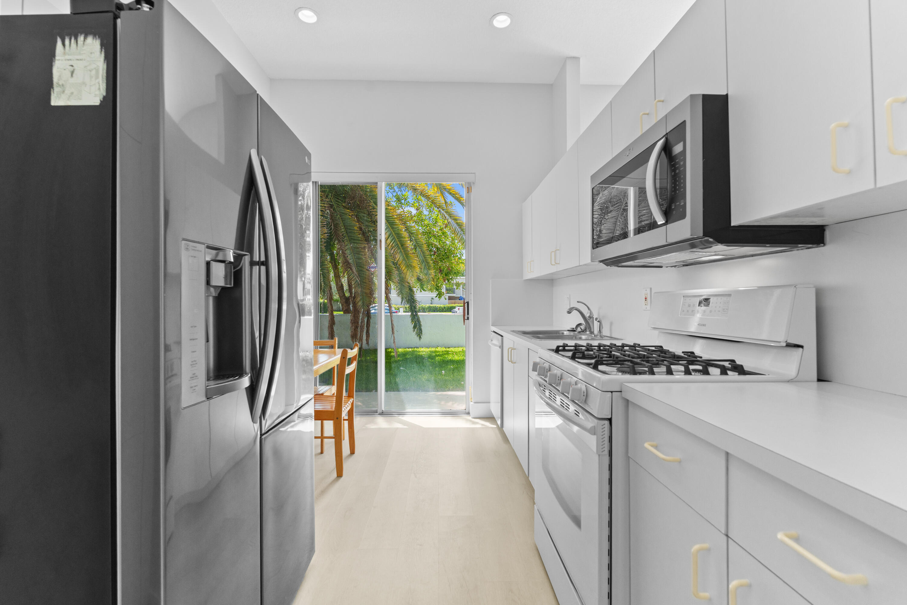 SAWGRASS PLANTATION - Residential