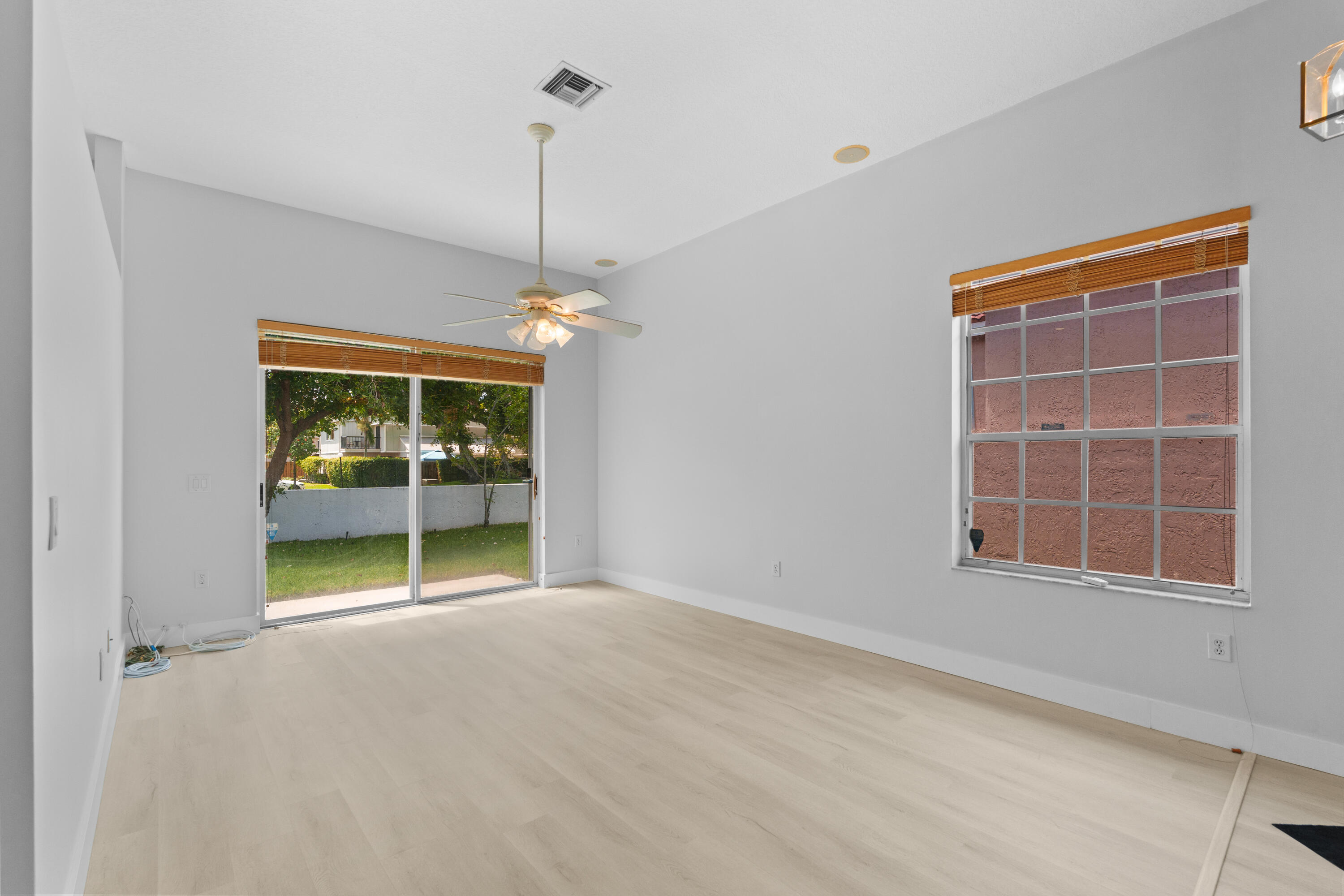 SAWGRASS PLANTATION - Residential