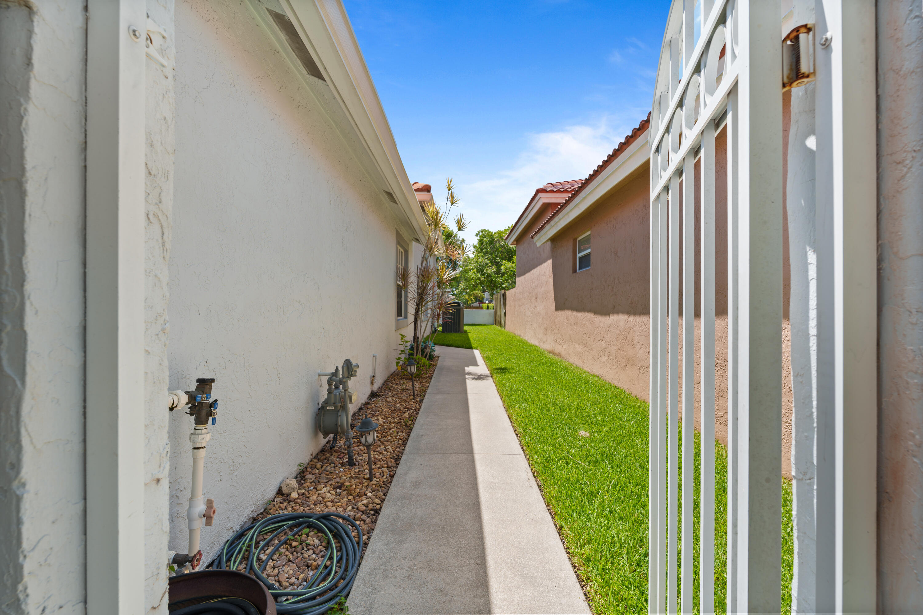 SAWGRASS PLANTATION - Residential