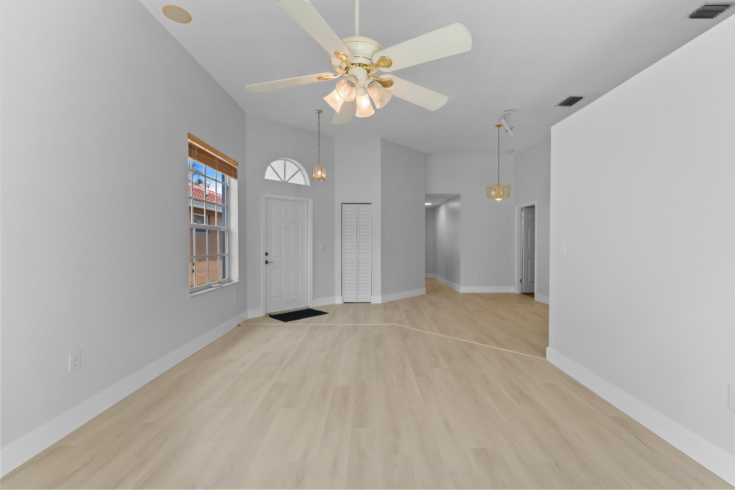 SAWGRASS PLANTATION - Residential