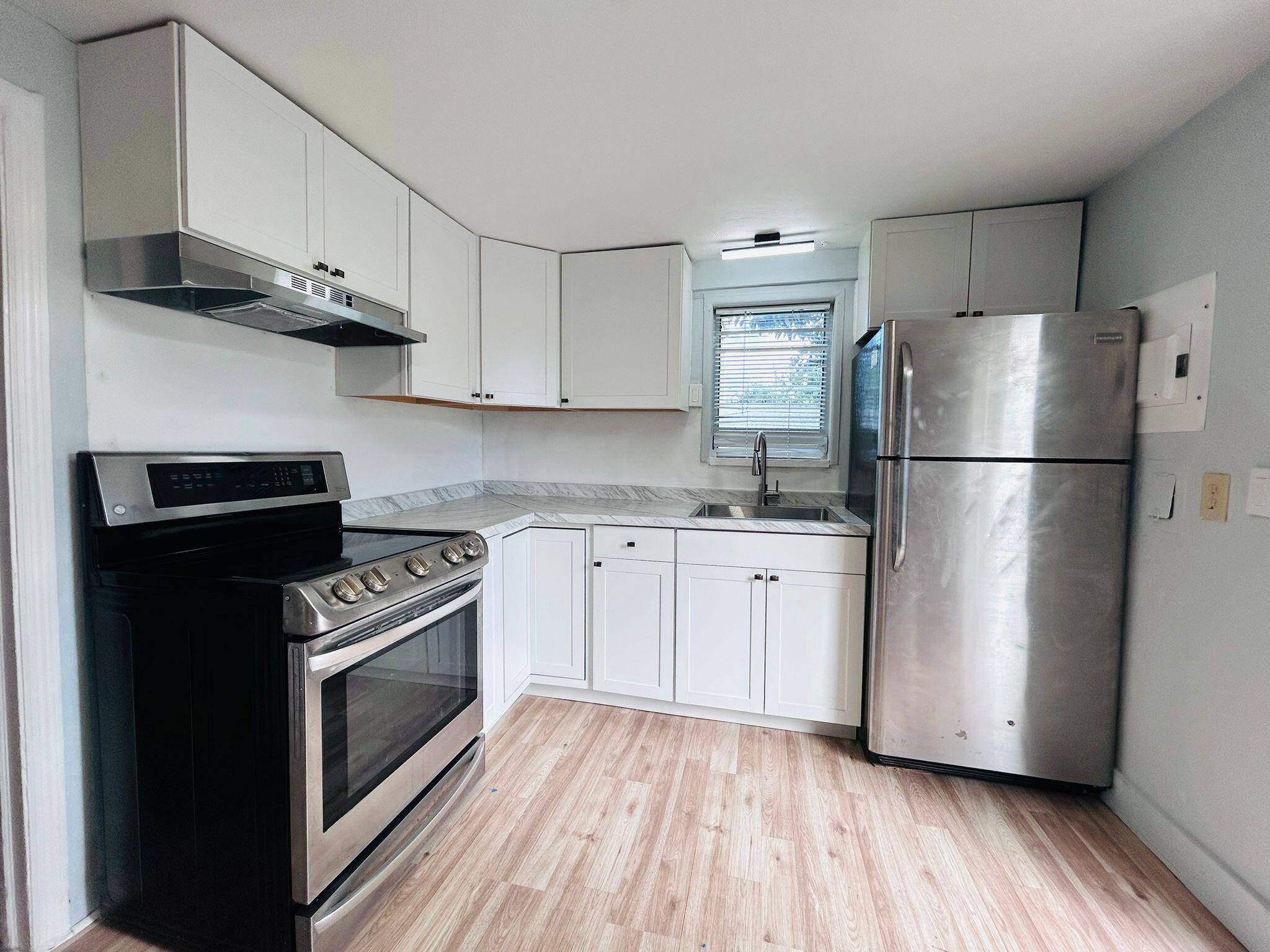 LAKEWOOD GARDENS 1 - Residential Lease