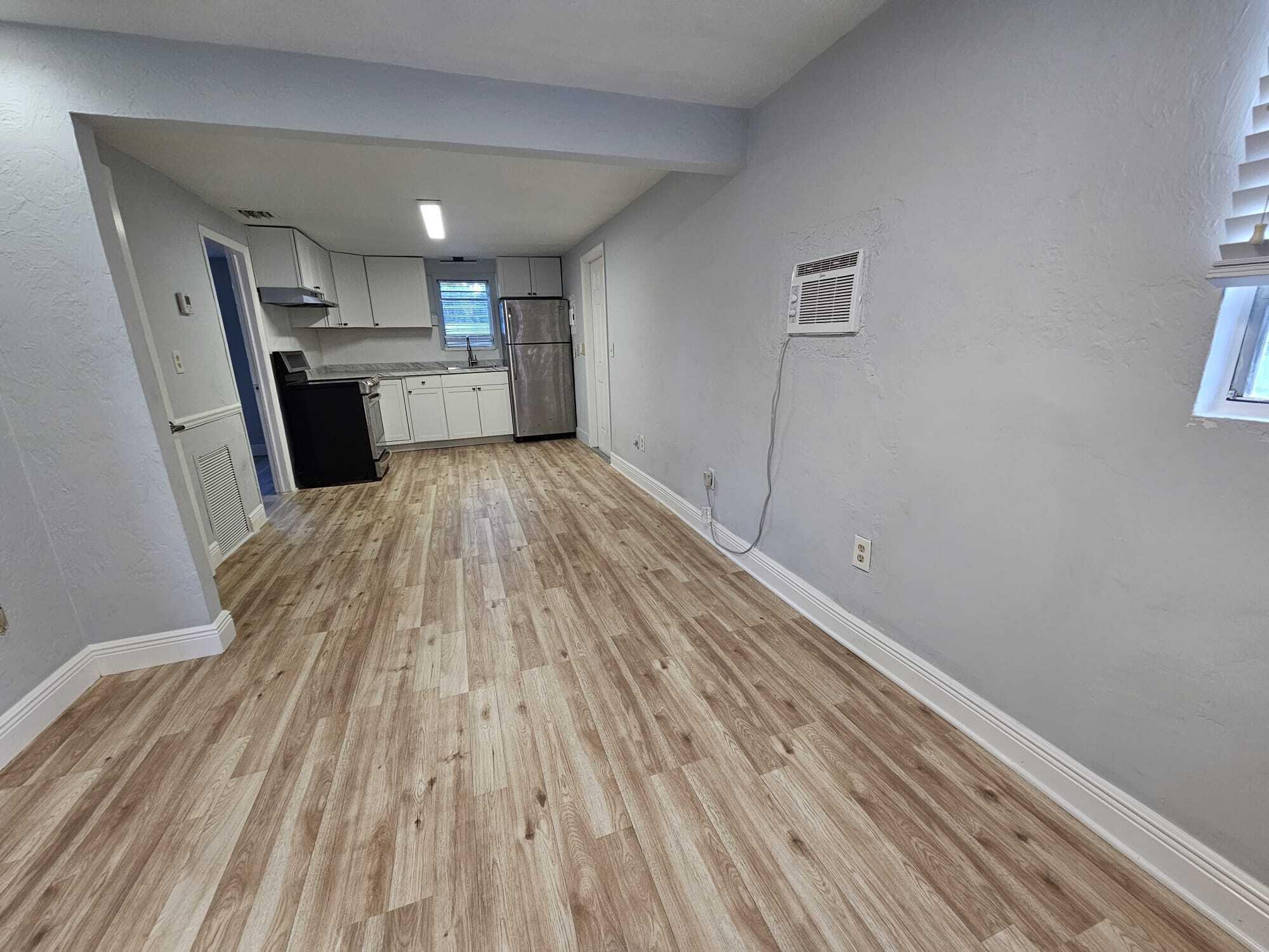 LAKEWOOD GARDENS 1 - Residential Lease