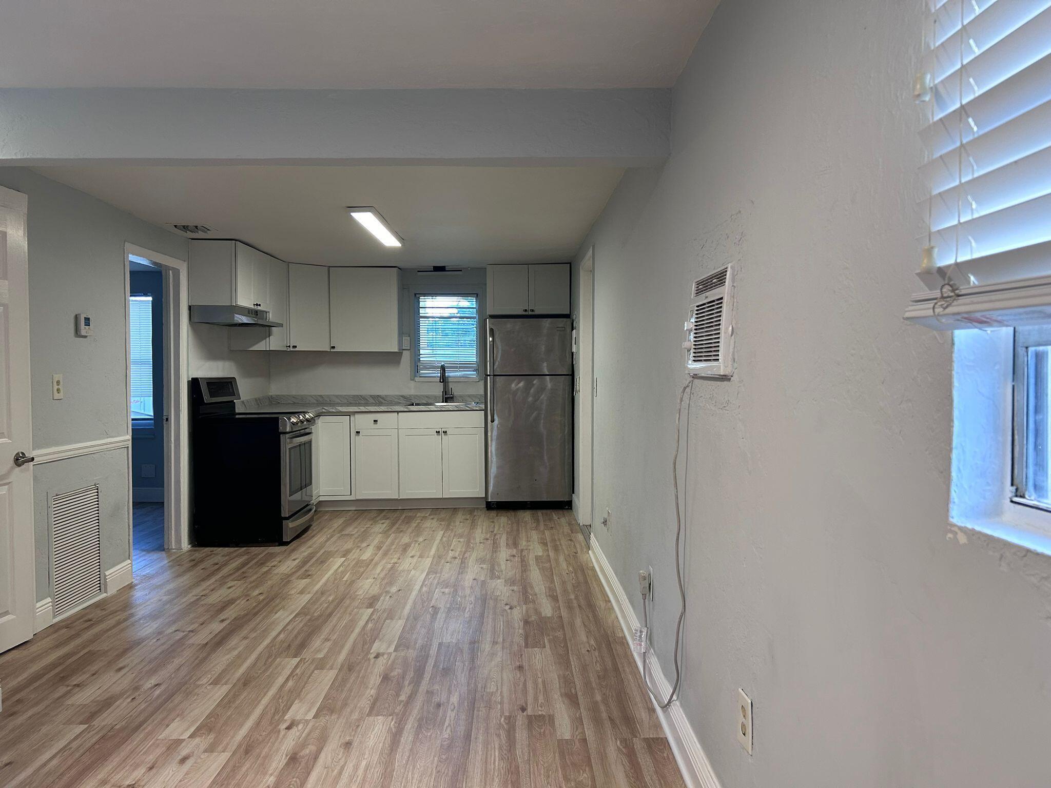 LAKEWOOD GARDENS 1 - Residential Lease