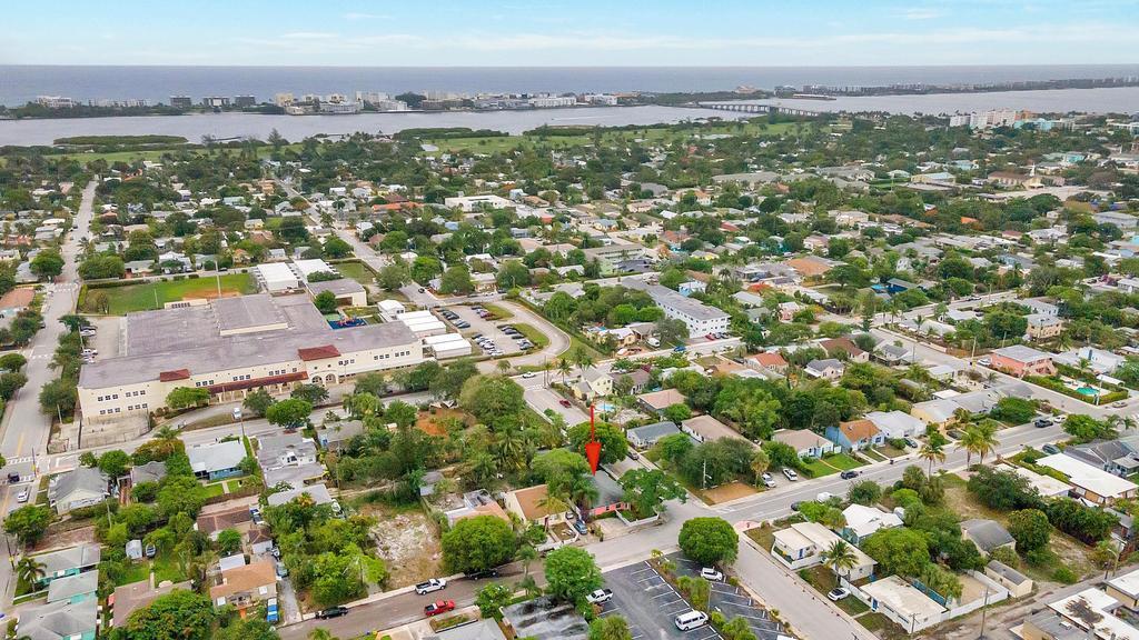 LAKE WORTH TOWN OF - Residential Lease
