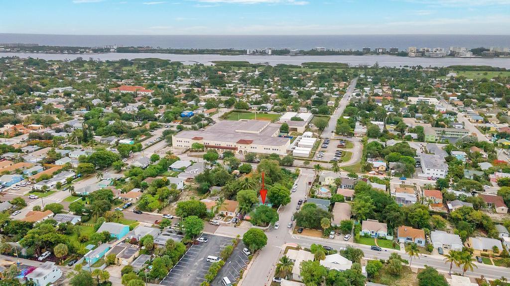 LAKE WORTH TOWN OF - Residential Lease