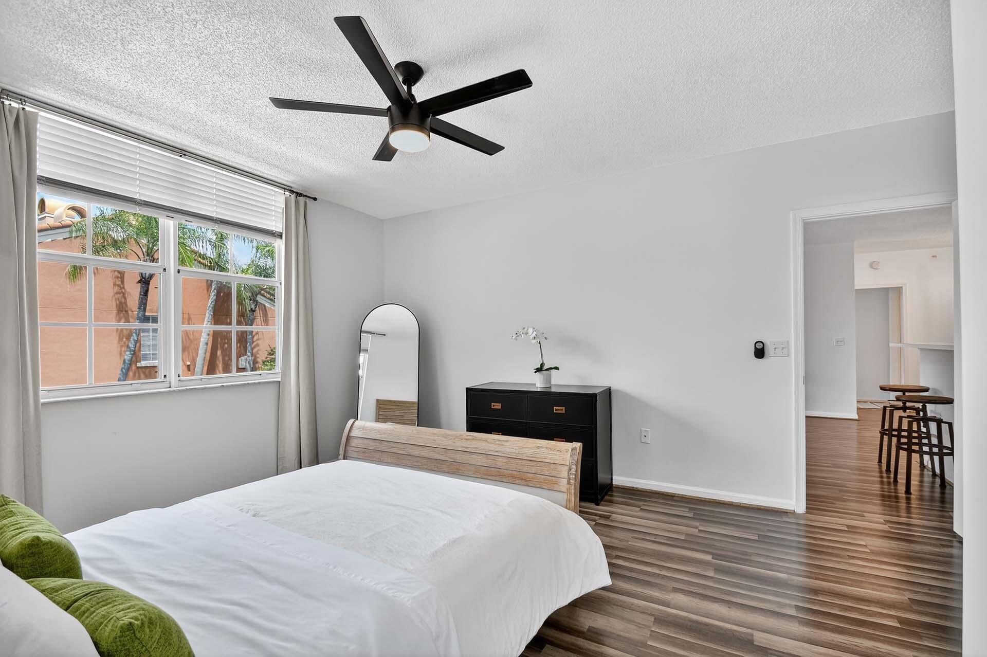 ST ANDREWS AT POLO CLUB CONDO - Residential Lease