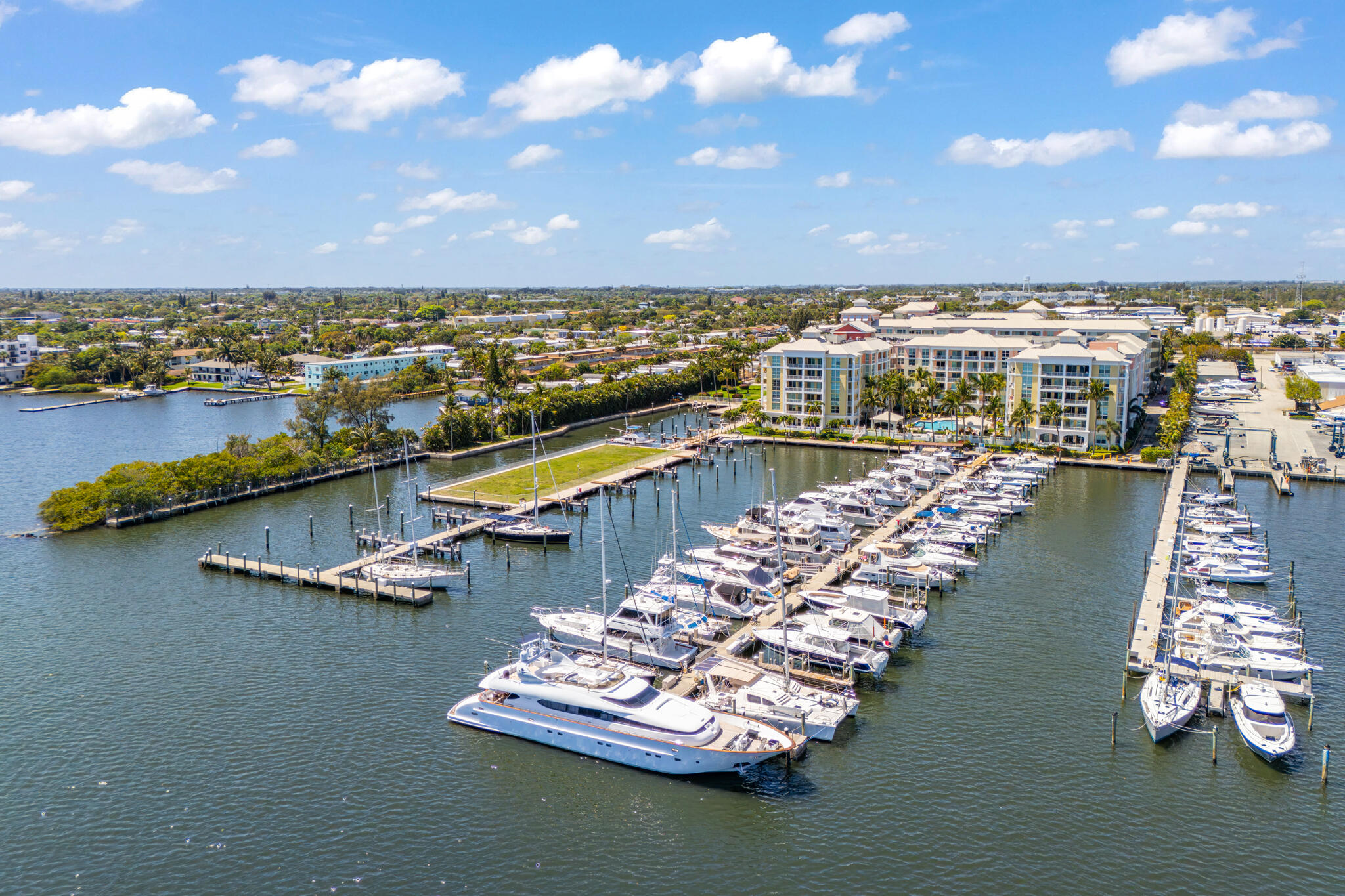 MOORINGS AT LANTANA CONDO 3 - Residential