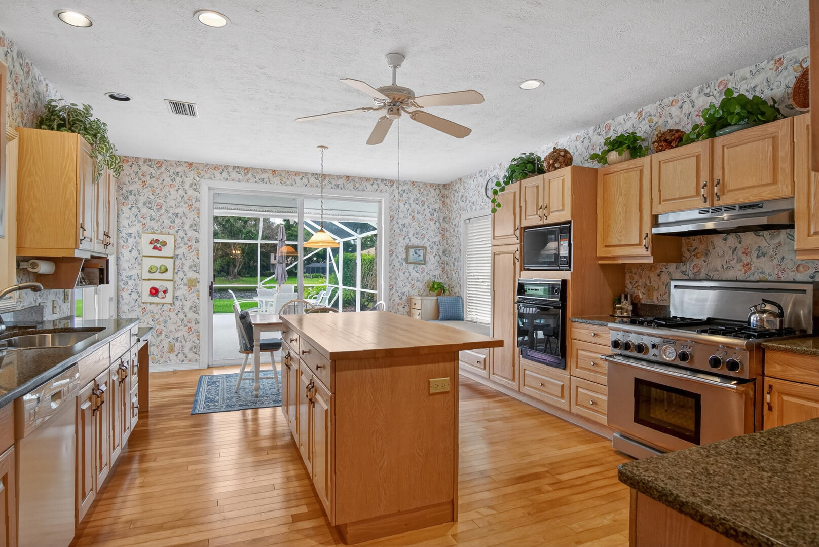 RESERVE CREEK - Residential