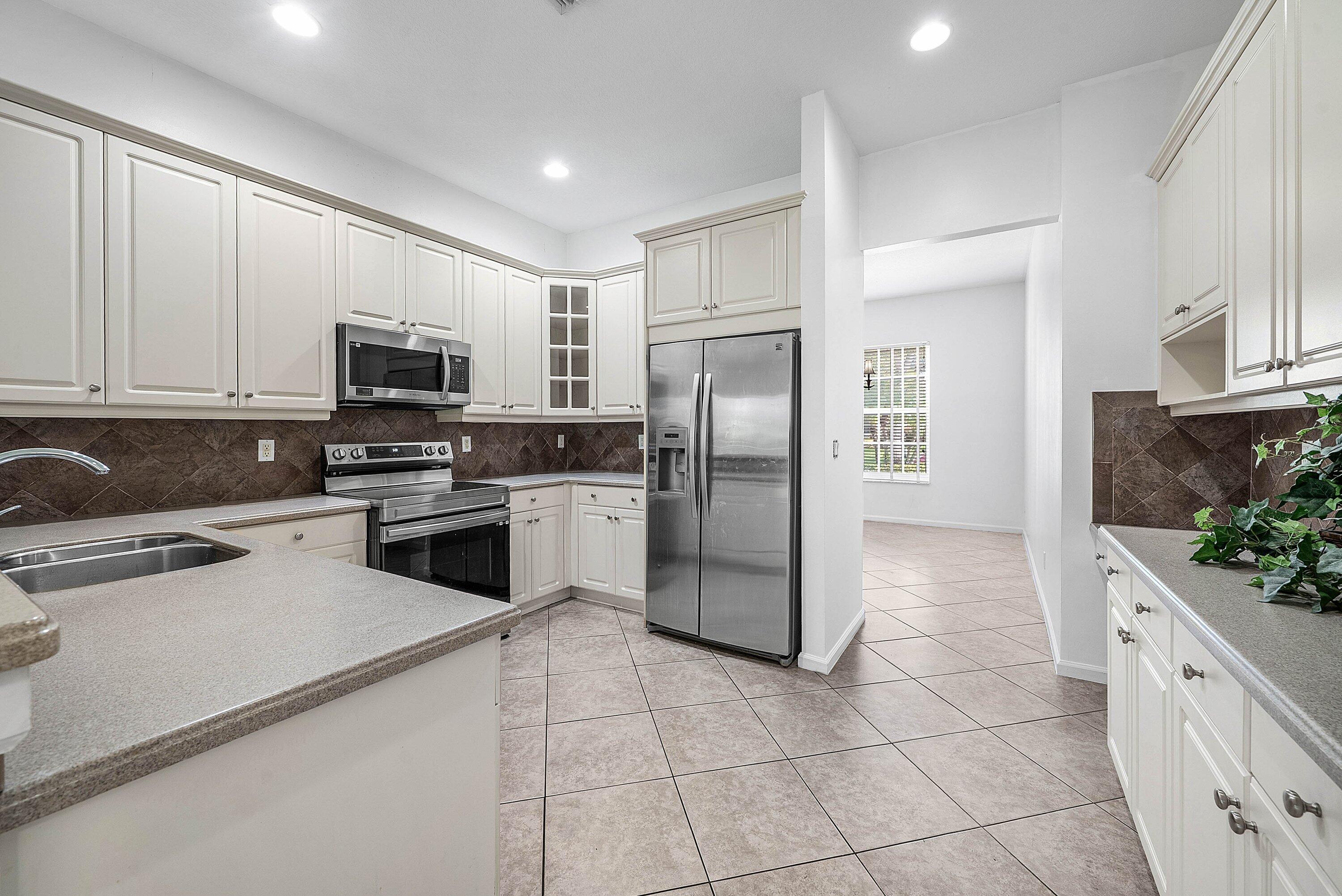 SAVANNAH ESTATES - Residential
