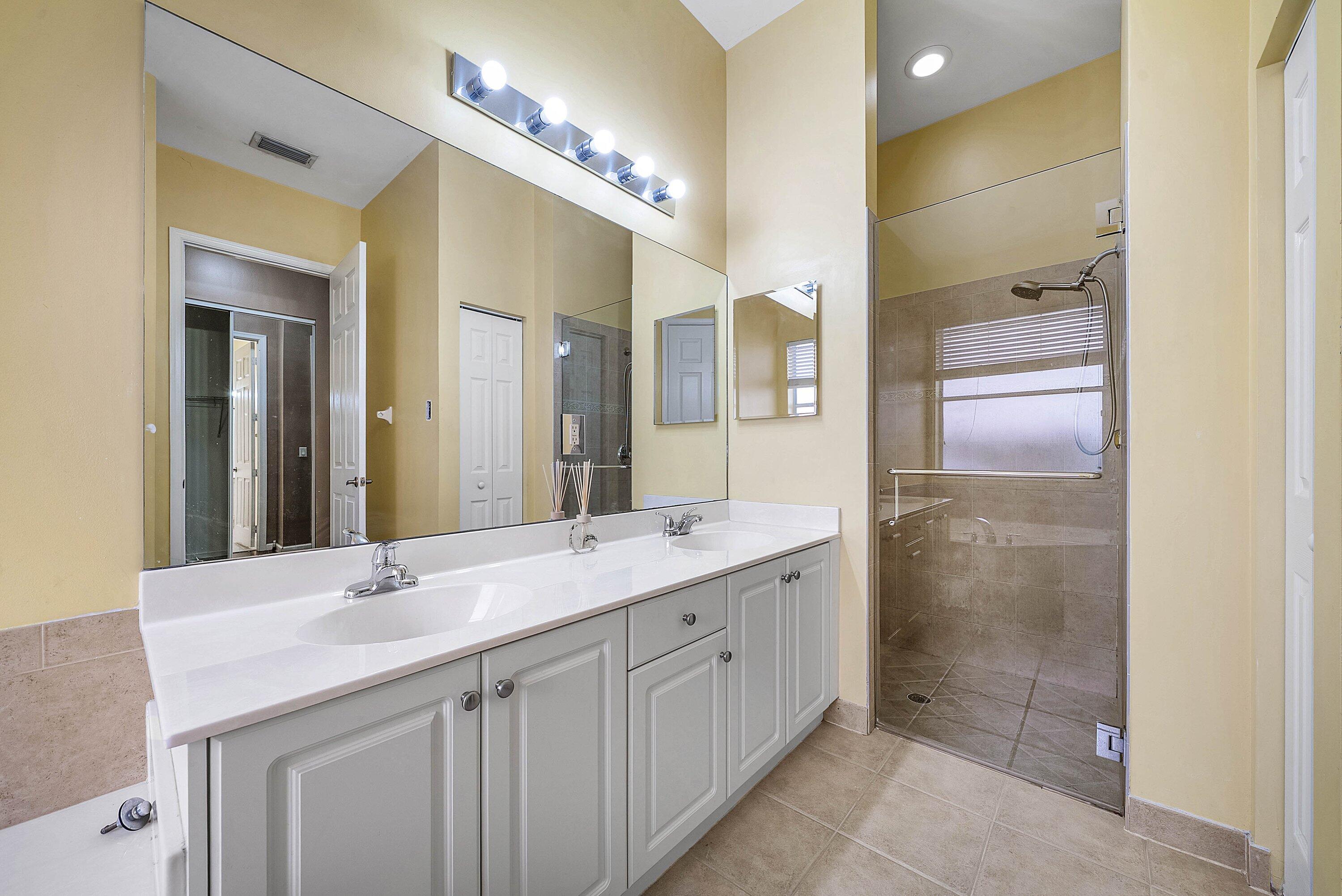 SAVANNAH ESTATES - Residential